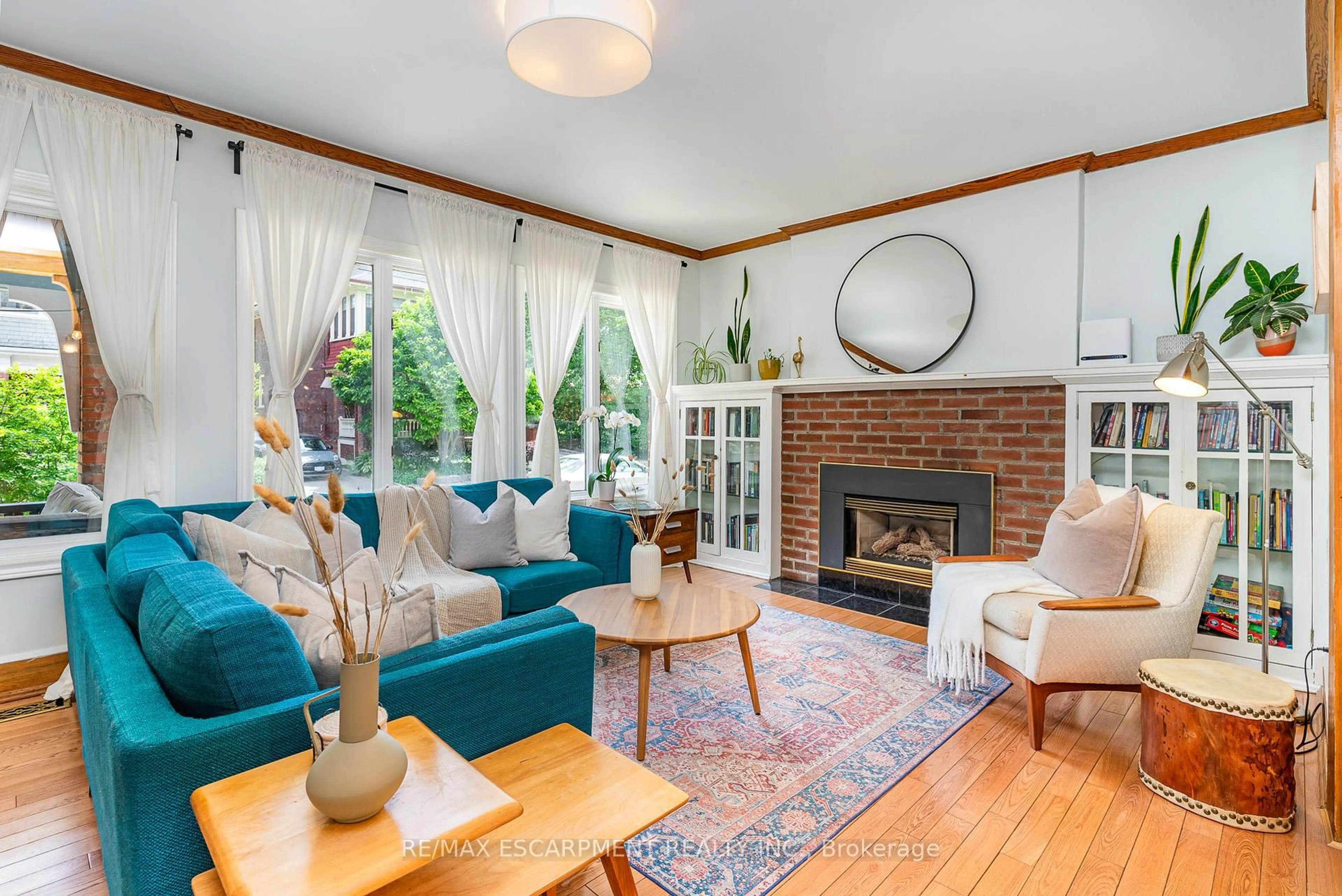 Living room with furniture, unknown for 48 Eastbourne Ave, Hamilton Ontario L8M 2M7