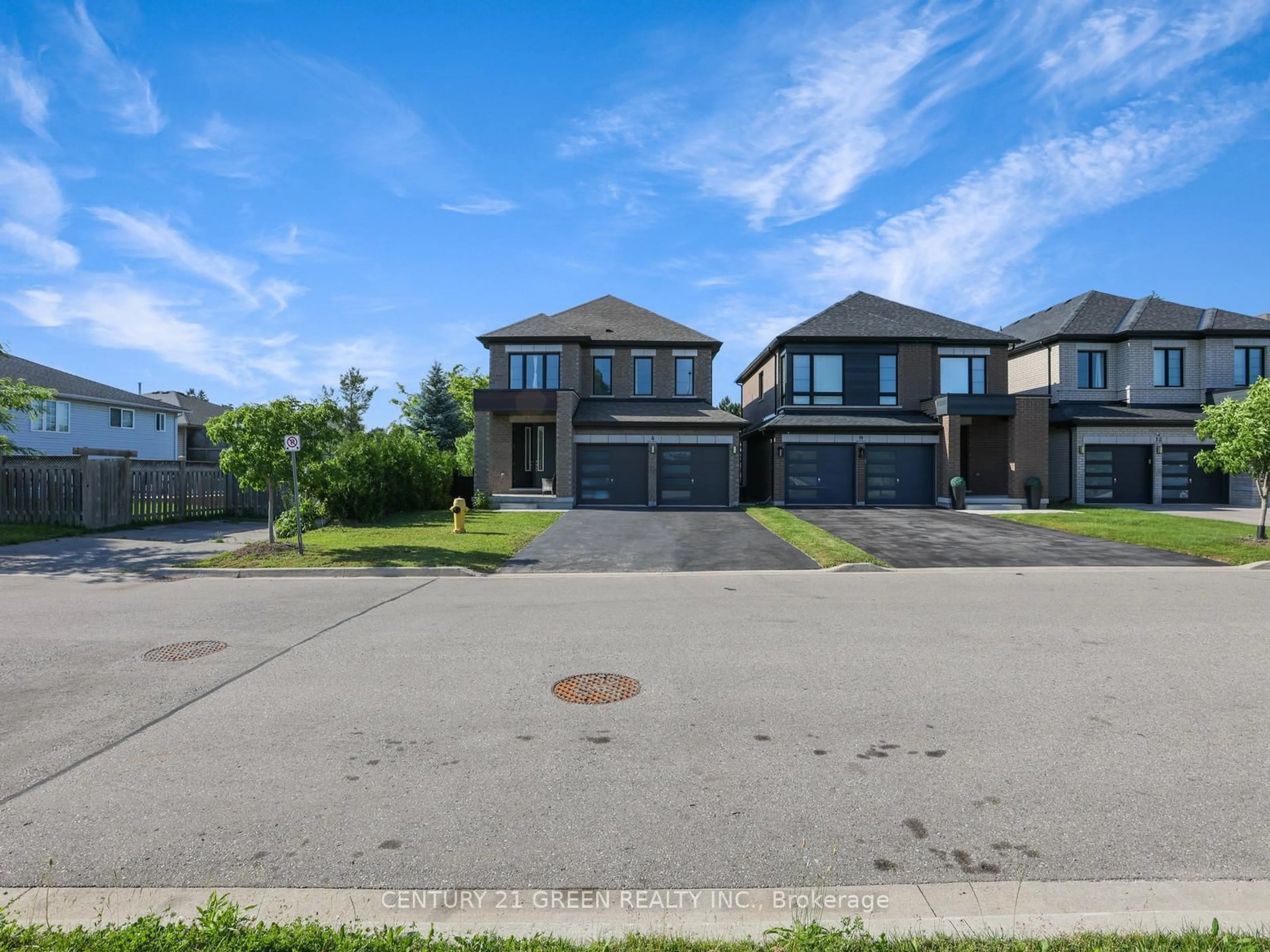 A pic from outside/outdoor area/front of a property/back of a property/a pic from drone, street for 4 Slater St, Cambridge Ontario N1R 0C4