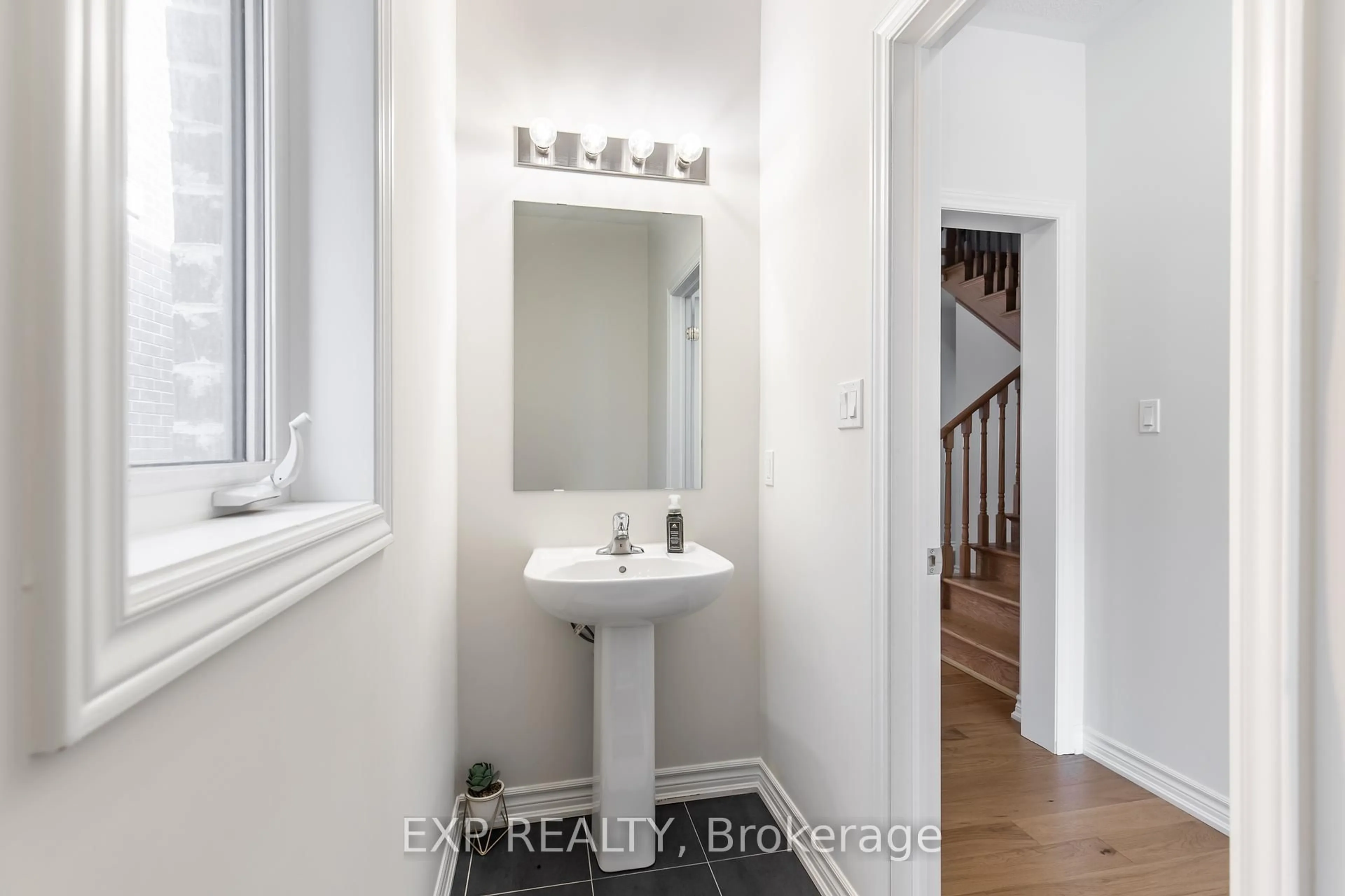 A pic of a room for 251 Palace St, Thorold Ontario L2V 0N3