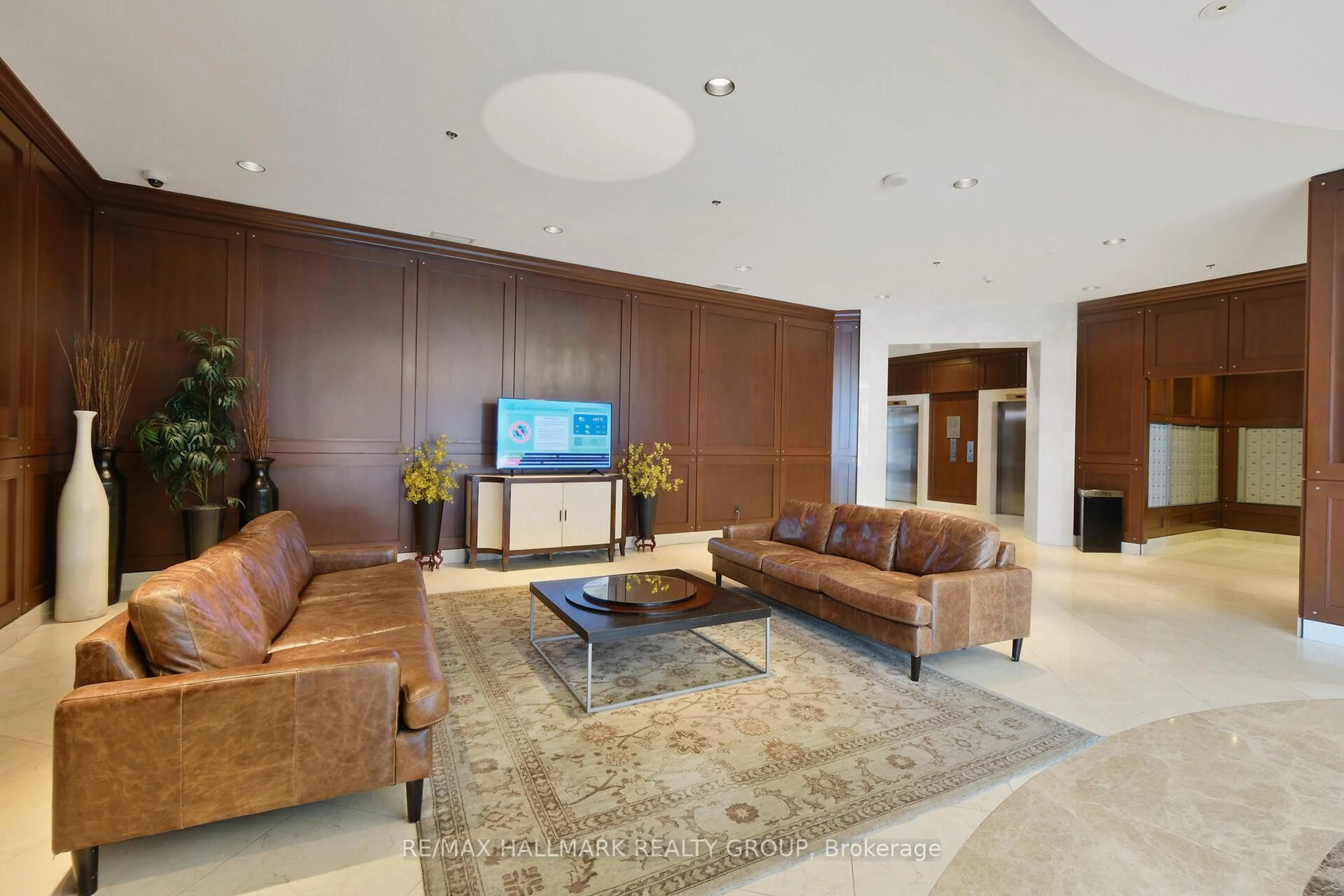 Lobby for 200 Rideau St #1606, Ottawa Ontario K1N 5Y1