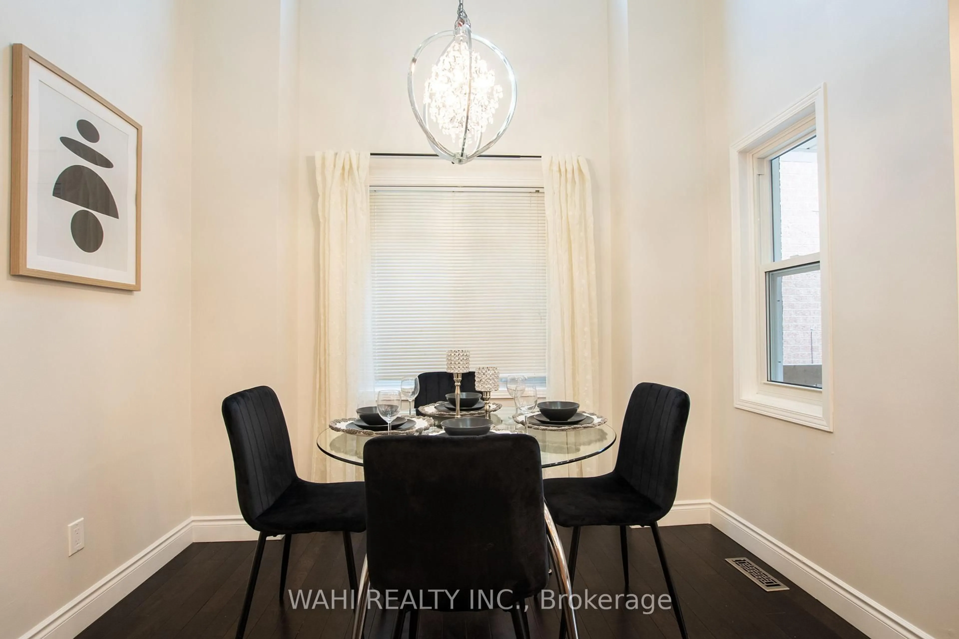 Dining room, wood/laminate floor for 45 Harnesworth Cres, Hamilton Ontario L8B 0J3
