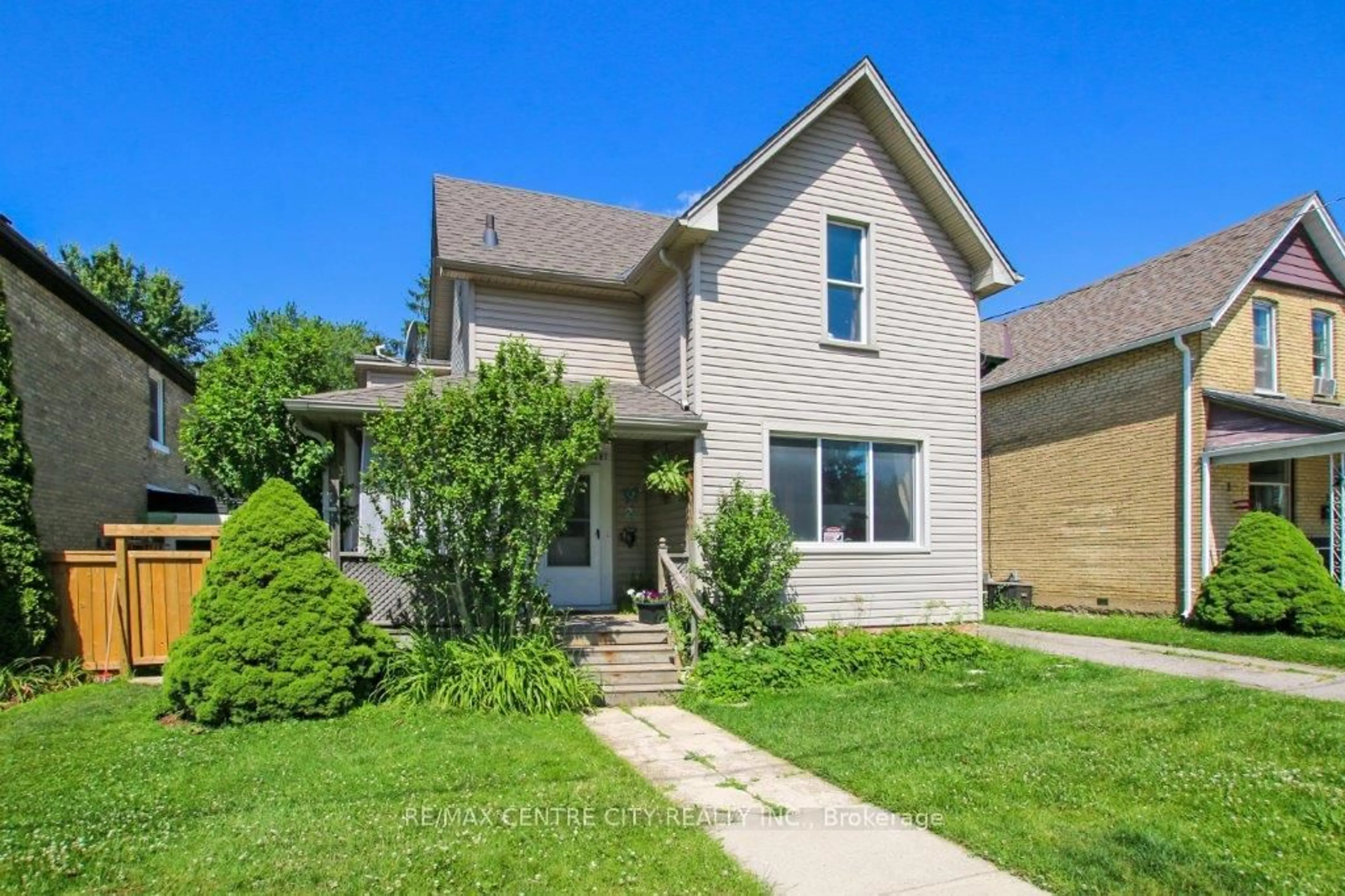 Home with brick exterior material, street for 278 Ross St, St. Thomas Ontario N5R 3Y9