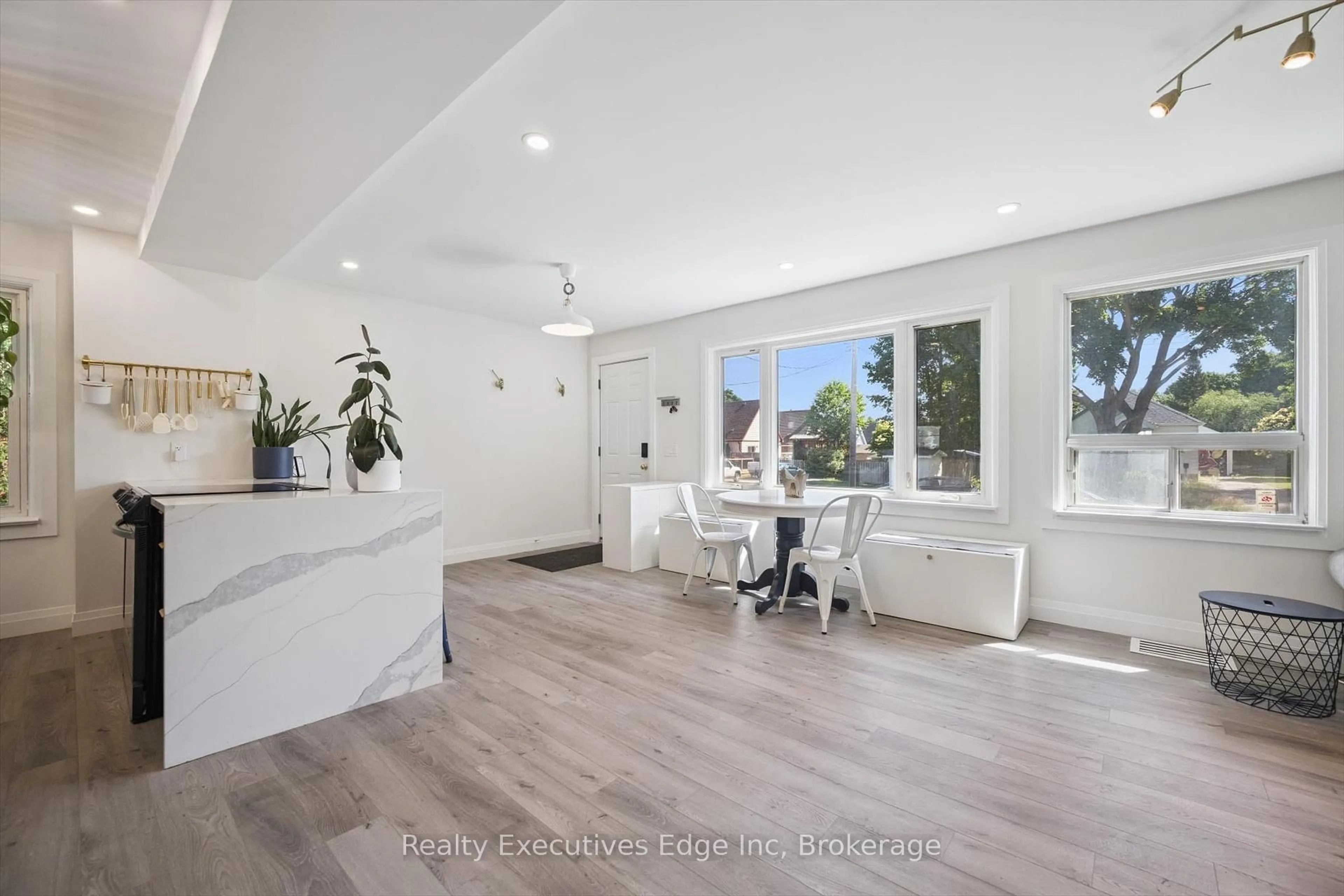 A pic of a room for 319 Clifton Rd, Kitchener Ontario N2H 4W1