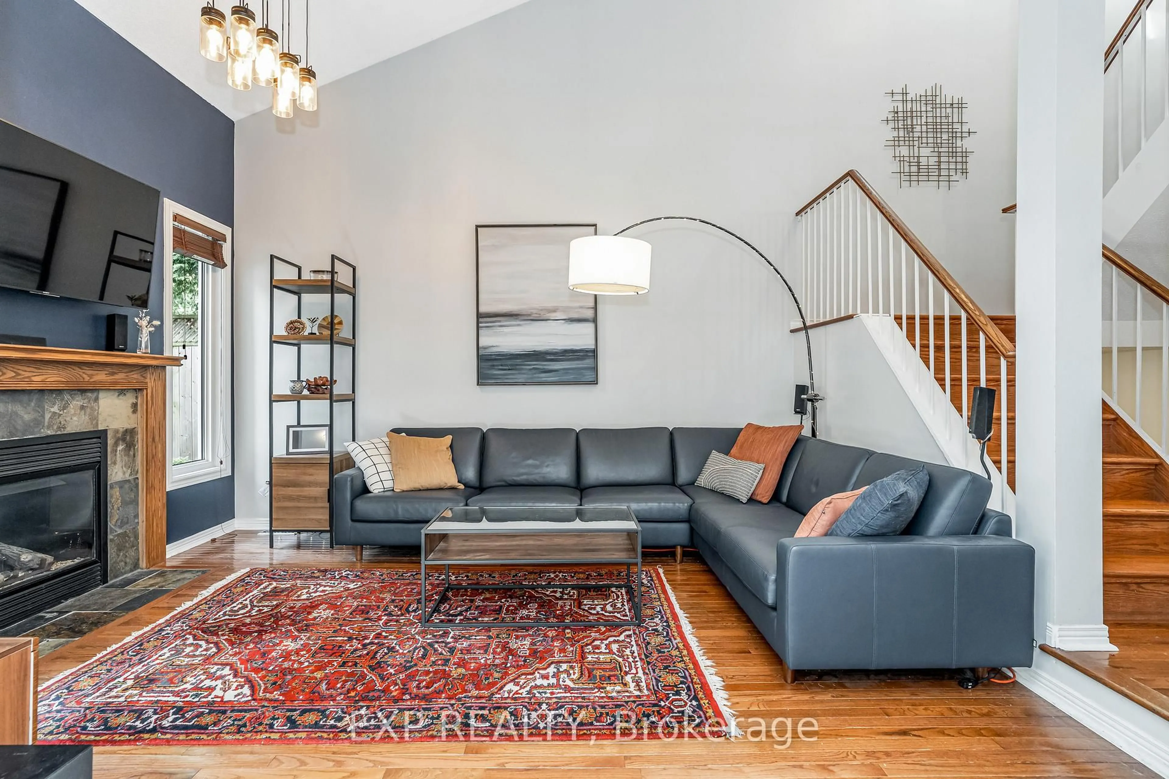 Living room with furniture, unknown for 18 Hawley Cres, Ottawa Ontario K2M 1T3