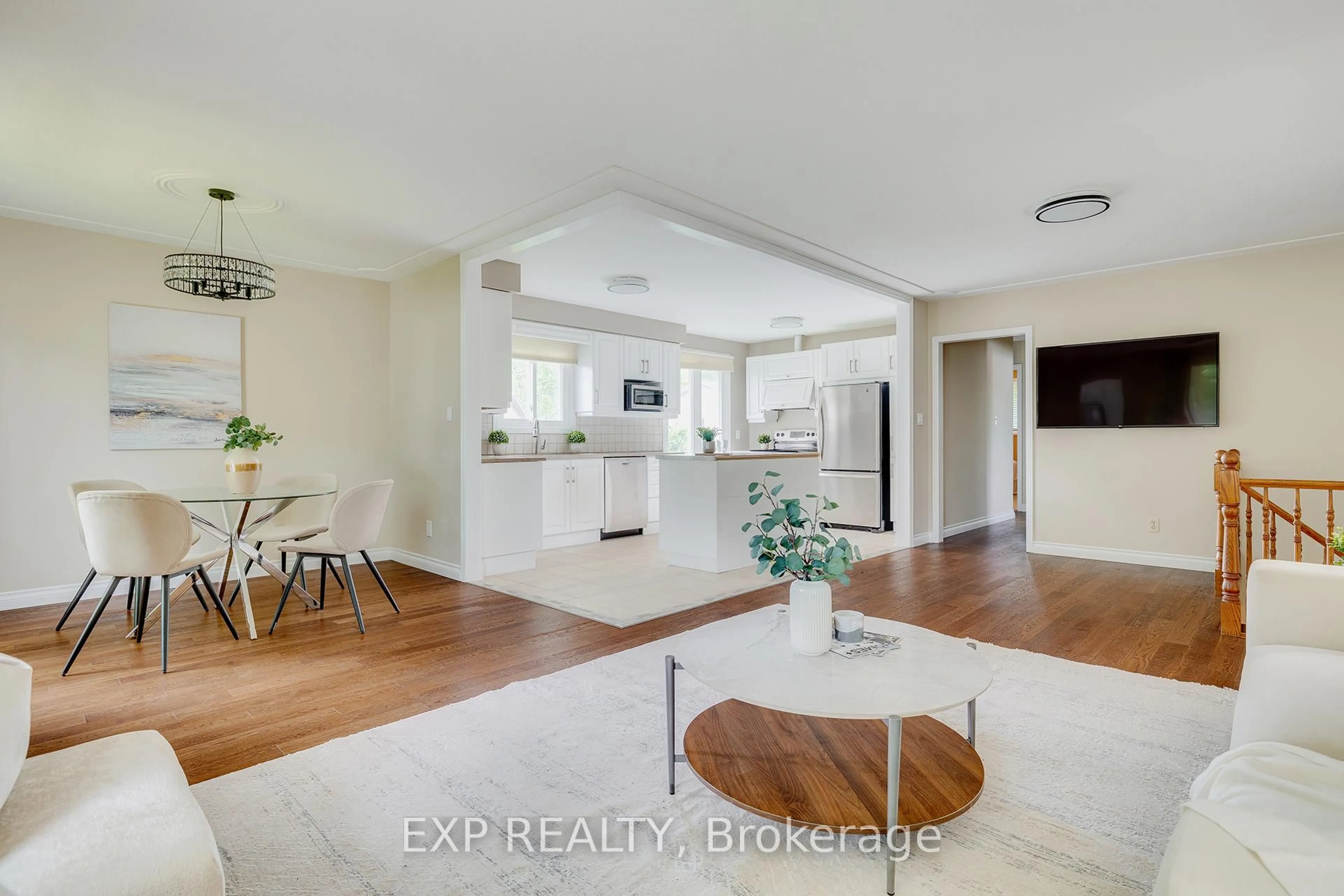 Open concept kitchen, unknown for 15 Laguna Cres, St. Catharines Ontario L2M 6Z9
