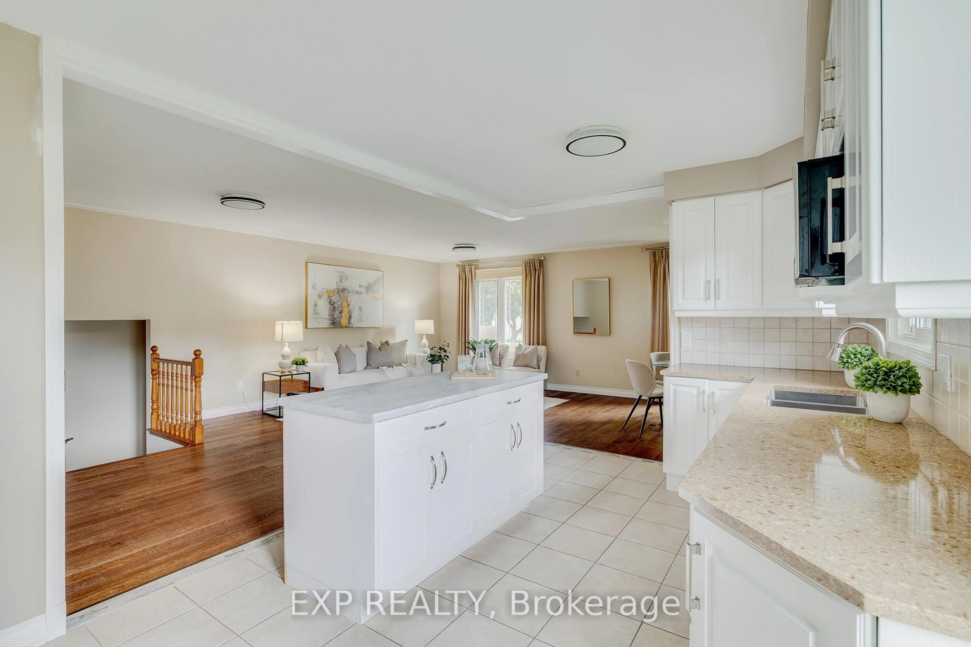 Open concept kitchen, ceramic/tile floor for 15 Laguna Cres, St. Catharines Ontario L2M 6Z9