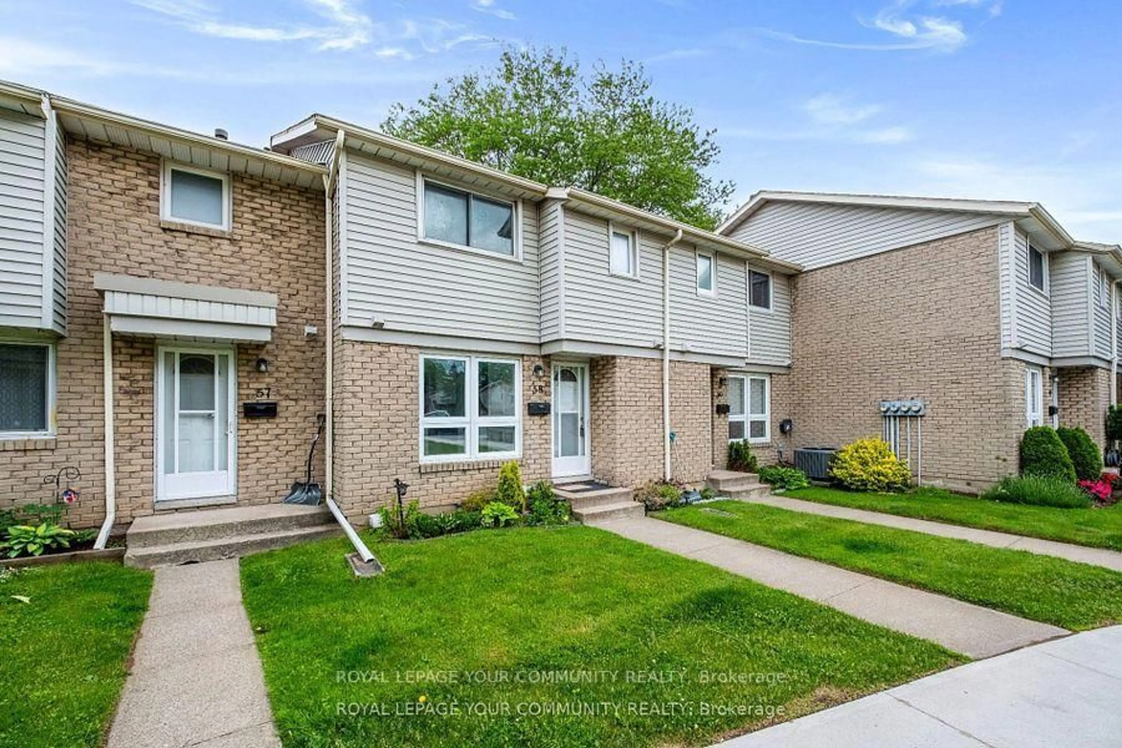 Home with vinyl exterior material, street for 6767 Thorold Stone Rd #58, Niagara Falls Ontario L2J 3W9