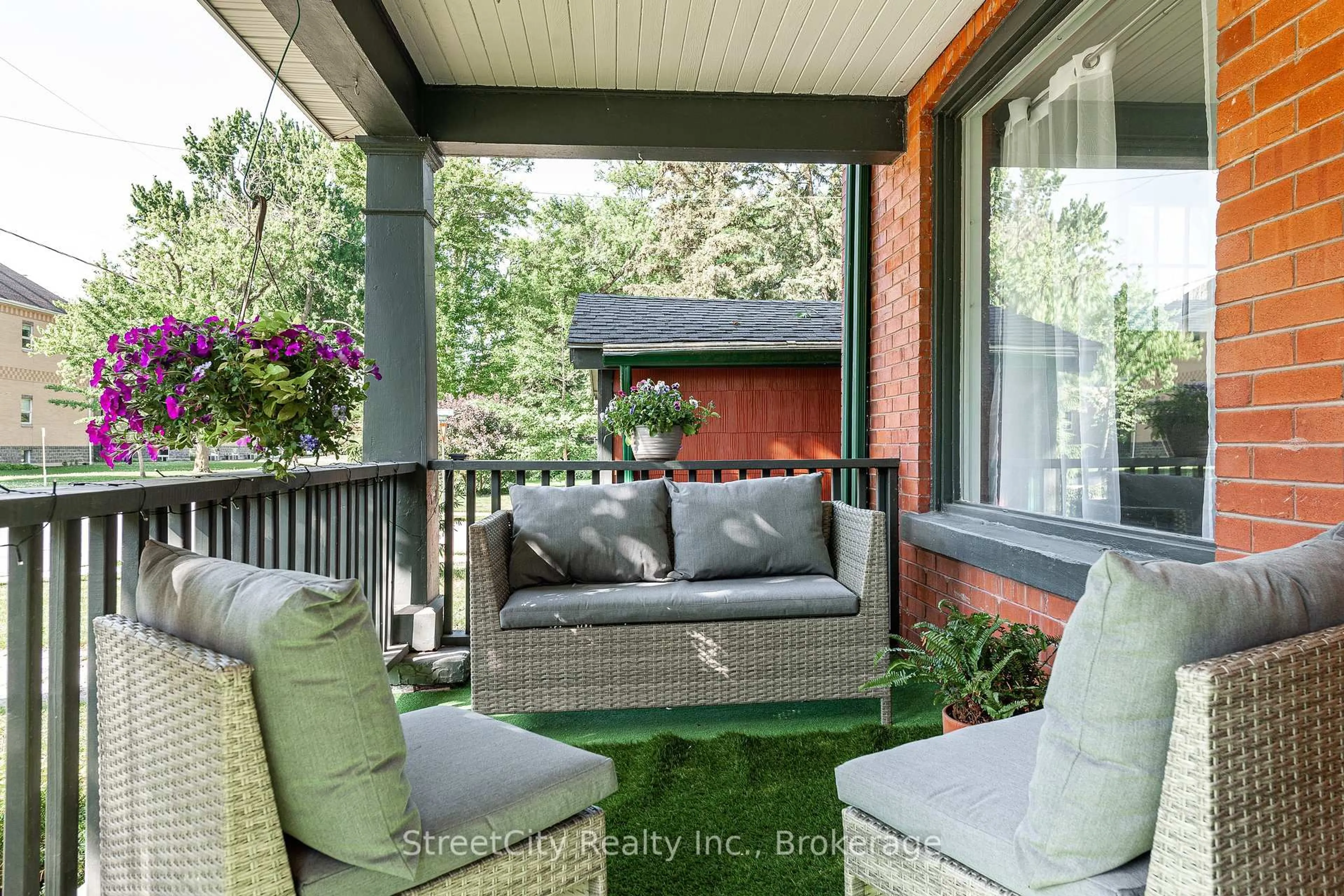 Patio, street for 208 Birmingham St, Stratford Ontario N5A 2T4