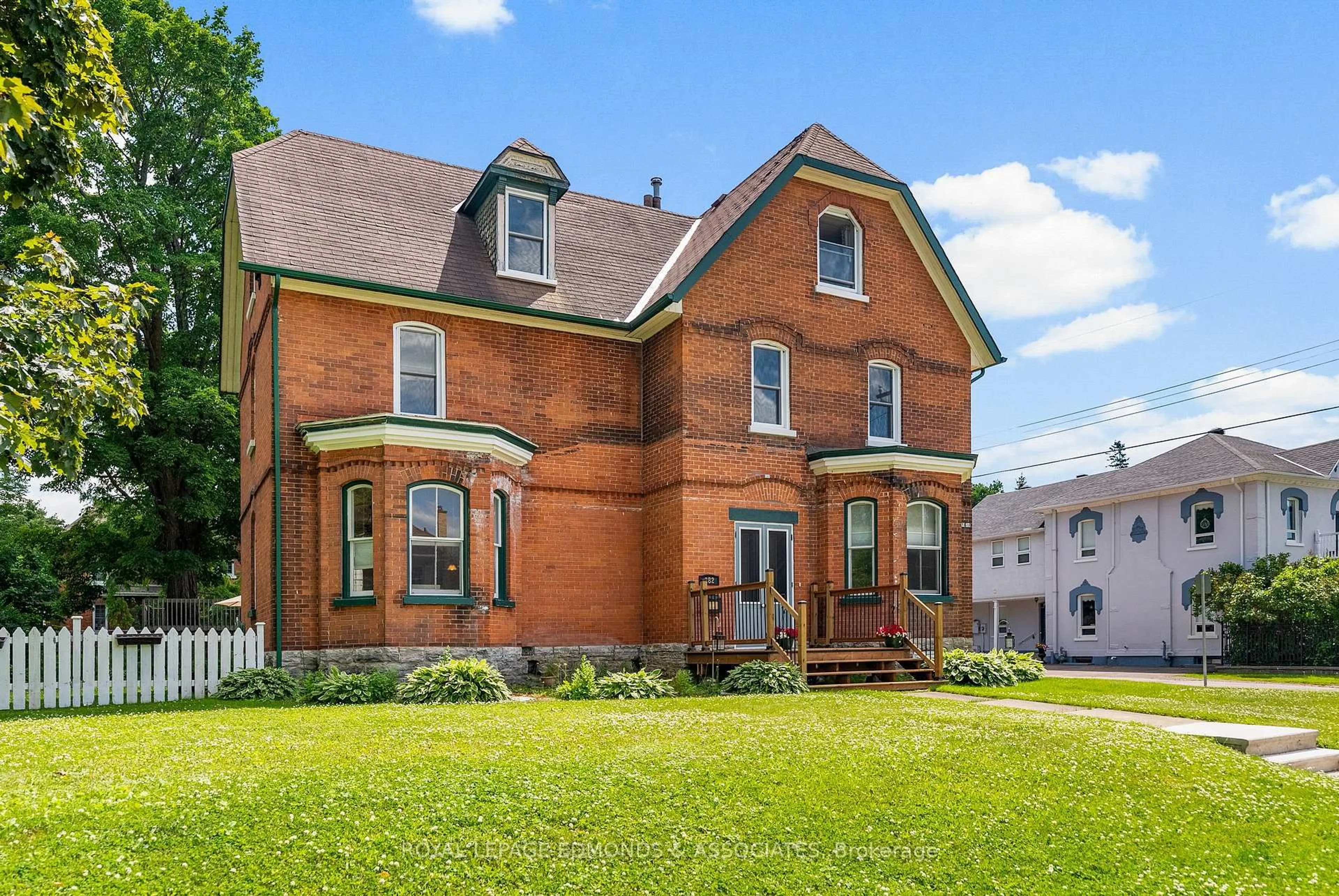 Home with brick exterior material, building for 282 Supple St, Pembroke Ontario K8A 3H2