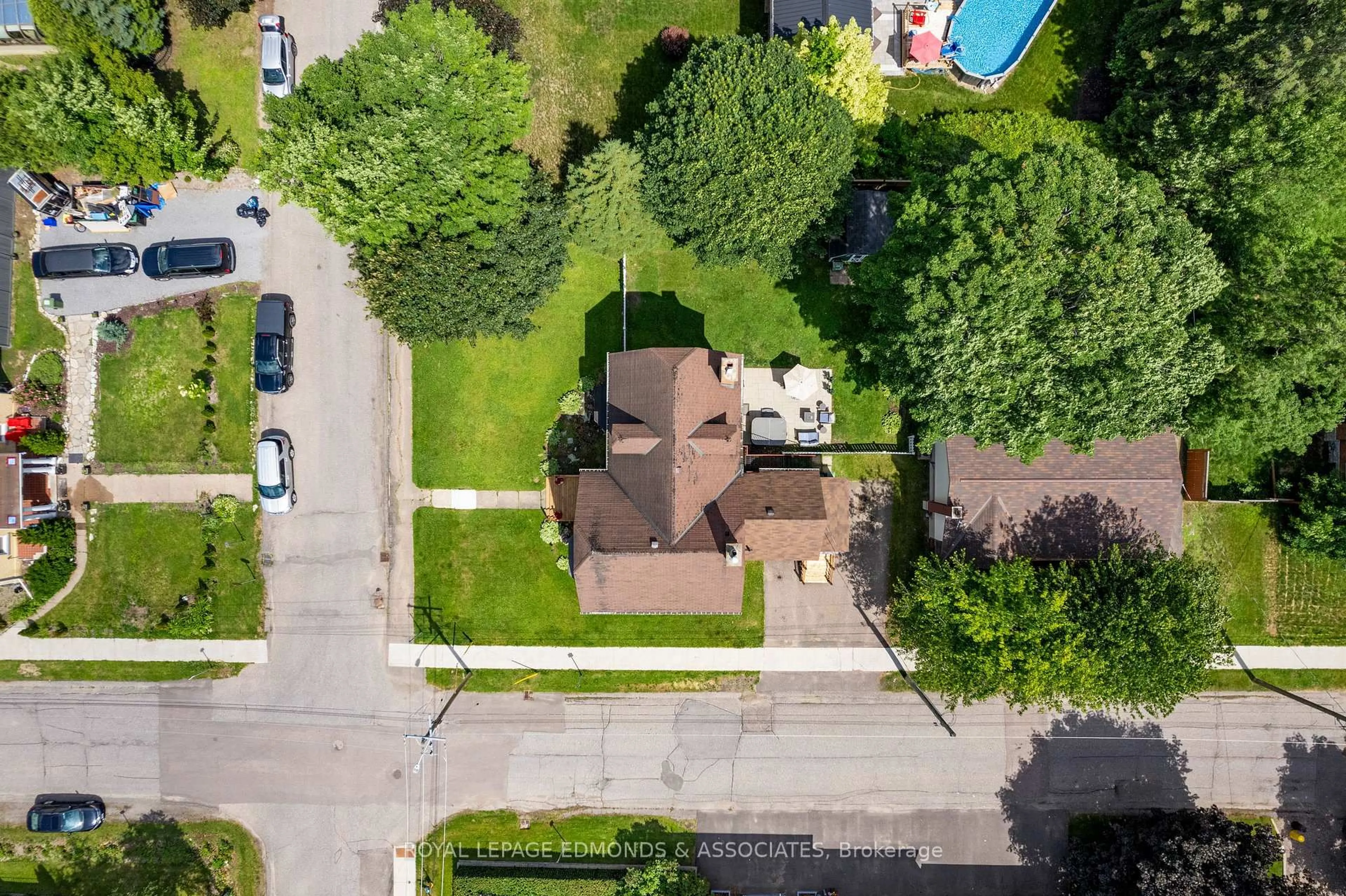 A pic from outside/outdoor area/front of a property/back of a property/a pic from drone, street for 282 Supple St, Pembroke Ontario K8A 3H2