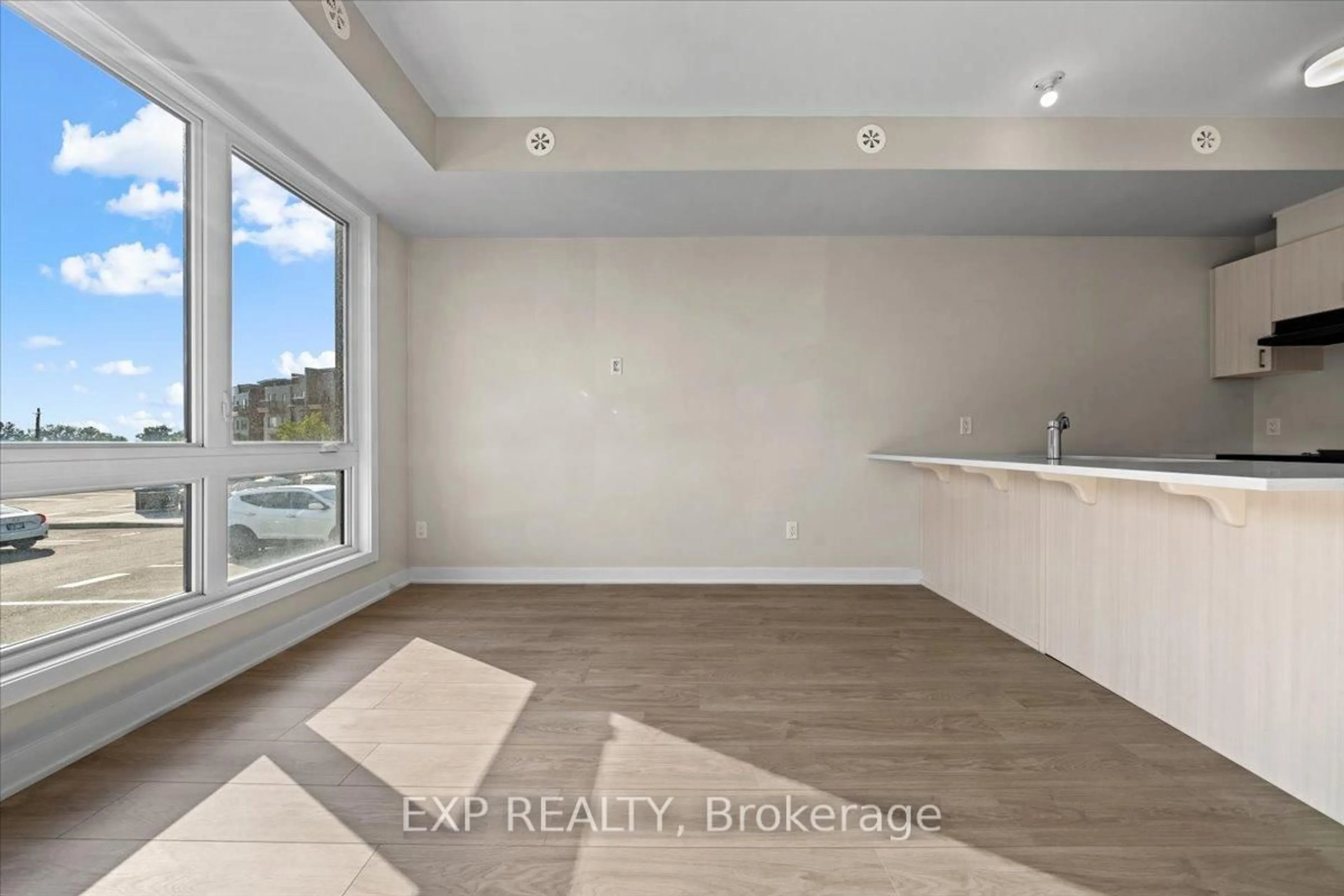 A pic of a room for 933 Mishi Private, Ottawa Ontario K1K 0P2