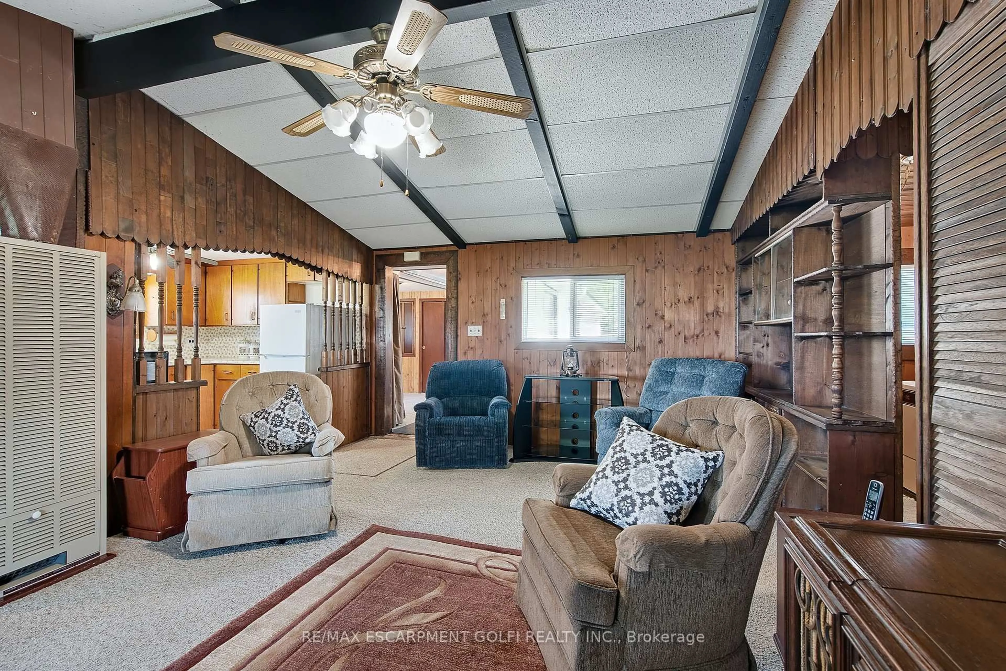 Living room with furniture, unknown for 3058 Lakeshore Rd, Haldimand Ontario N1A 2W8