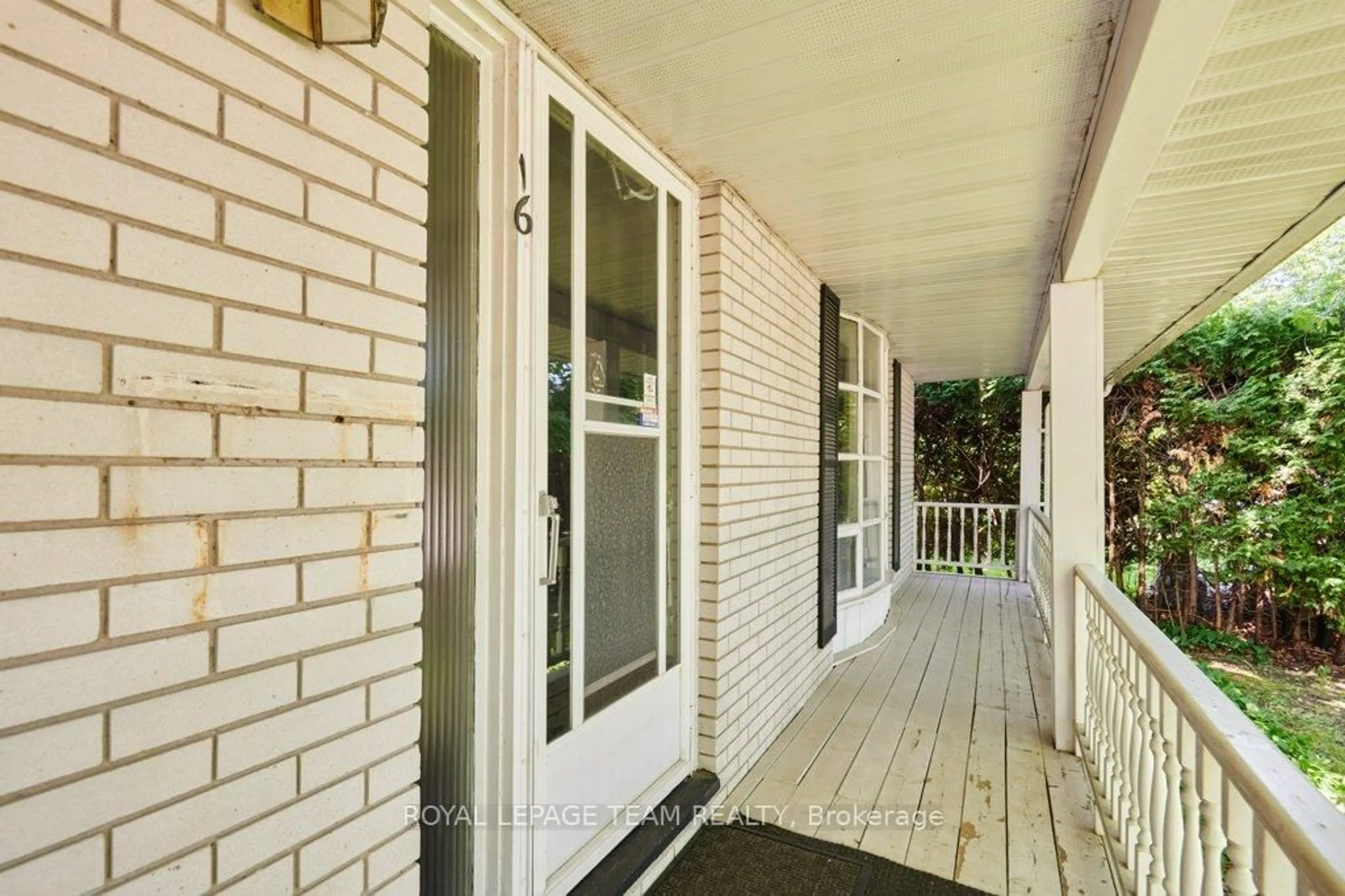 Unknown for 16 Keewatin Cres, Ottawa Ontario K2E 6Z1