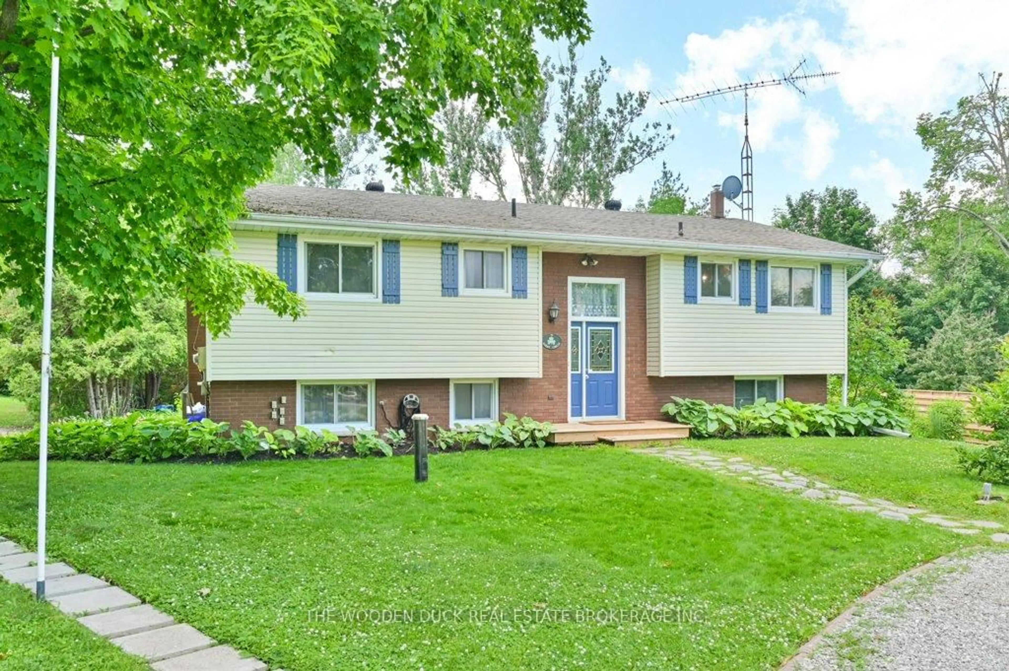 Home with brick exterior material, street for 7 Kerry Circ, Selwyn Ontario K0L 1T0