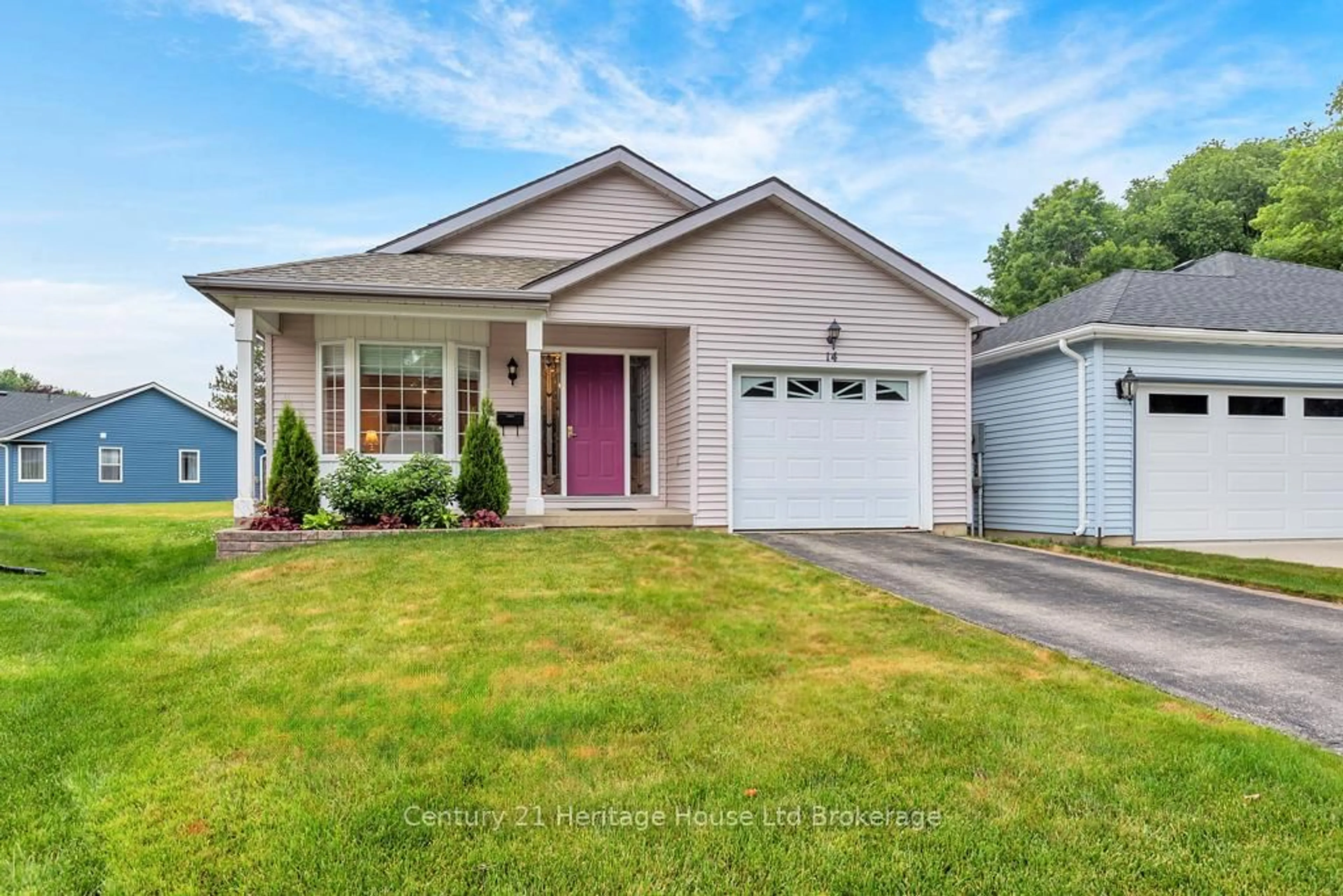 Home with vinyl exterior material, street for 14 Mc Donald Crt, Tillsonburg Ontario N4G 5L8