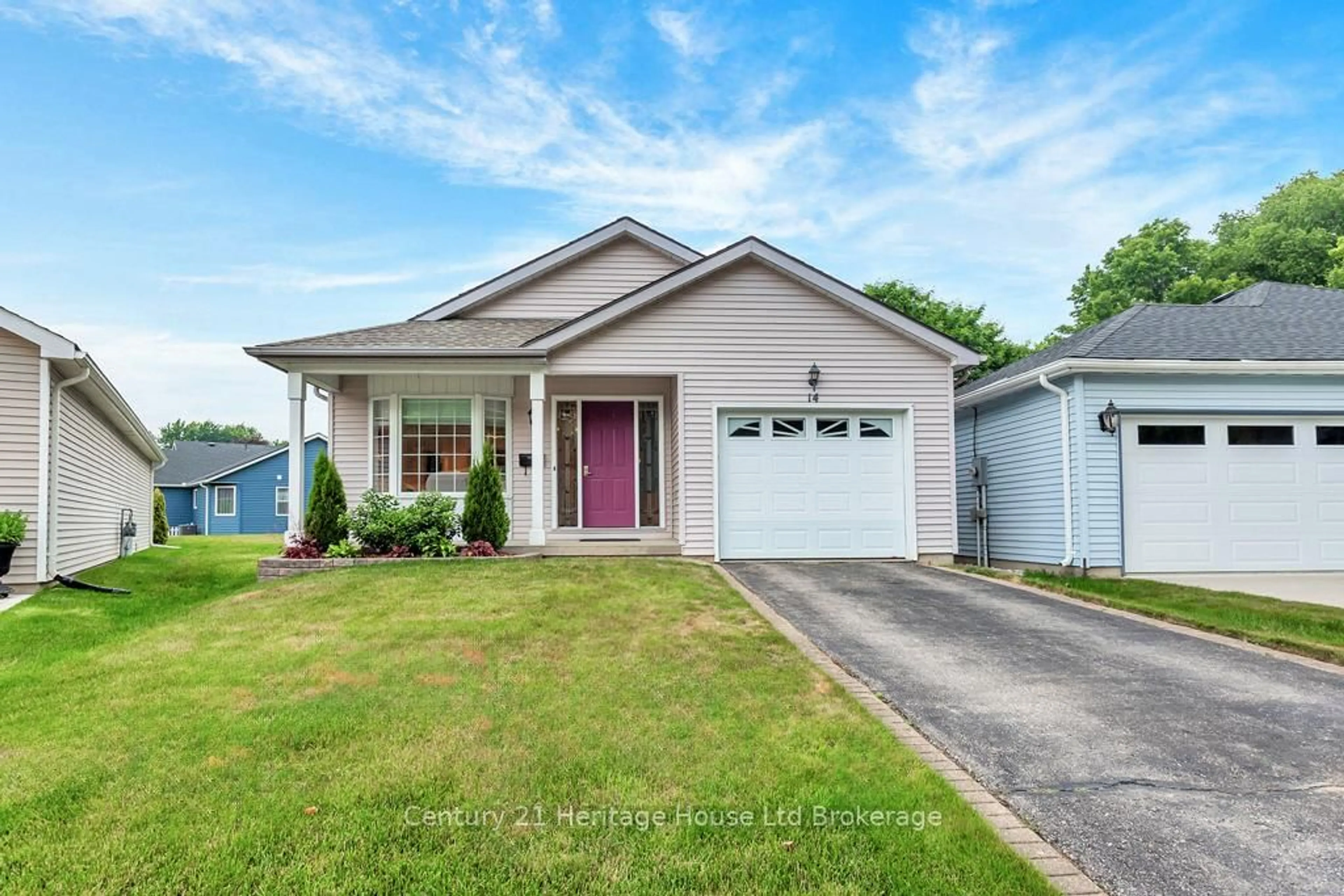 Home with vinyl exterior material, street for 14 Mc Donald Crt, Tillsonburg Ontario N4G 5L8