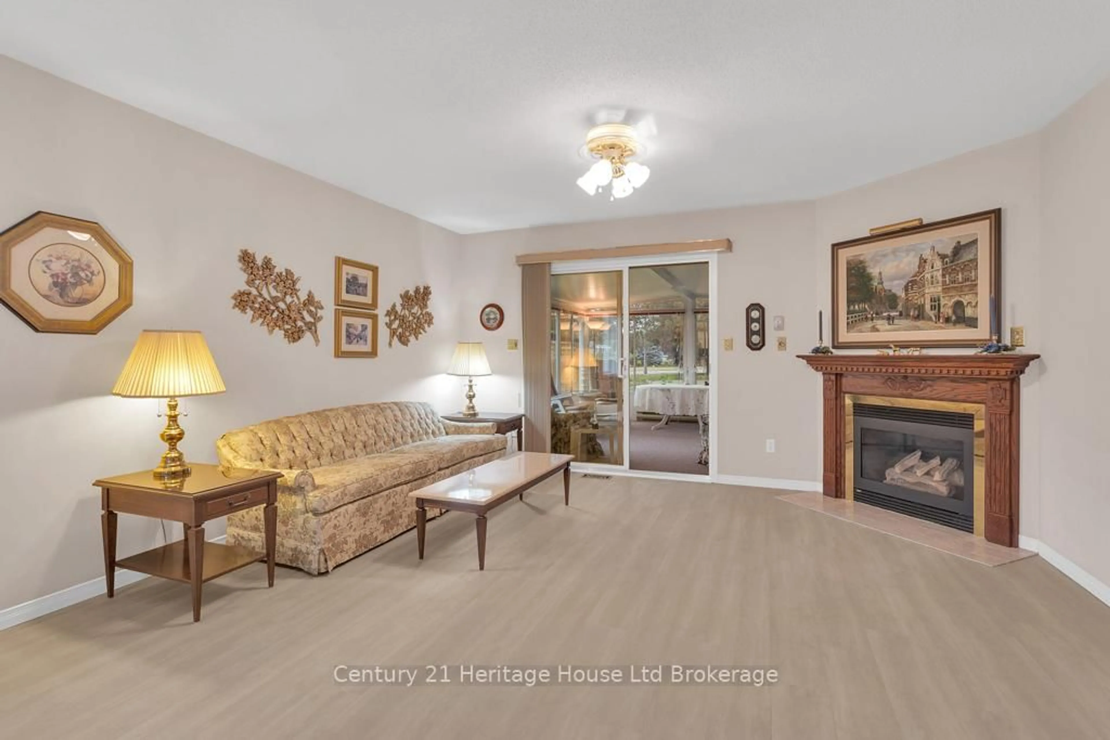 Living room with furniture, unknown for 14 Mc Donald Crt, Tillsonburg Ontario N4G 5L8