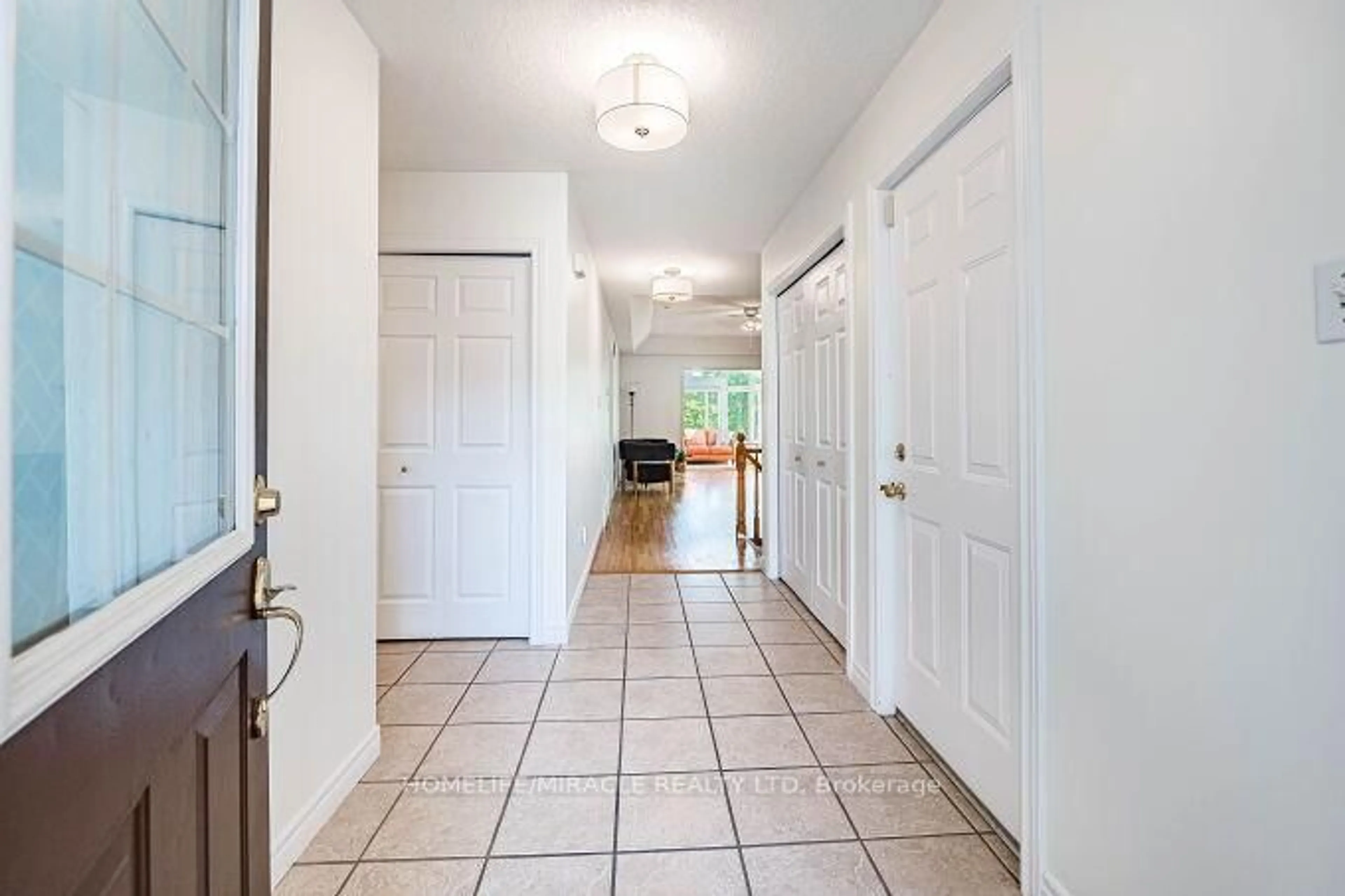 Indoor entryway for 678 Salzburg Dr, Waterloo Ontario N2V 2N8