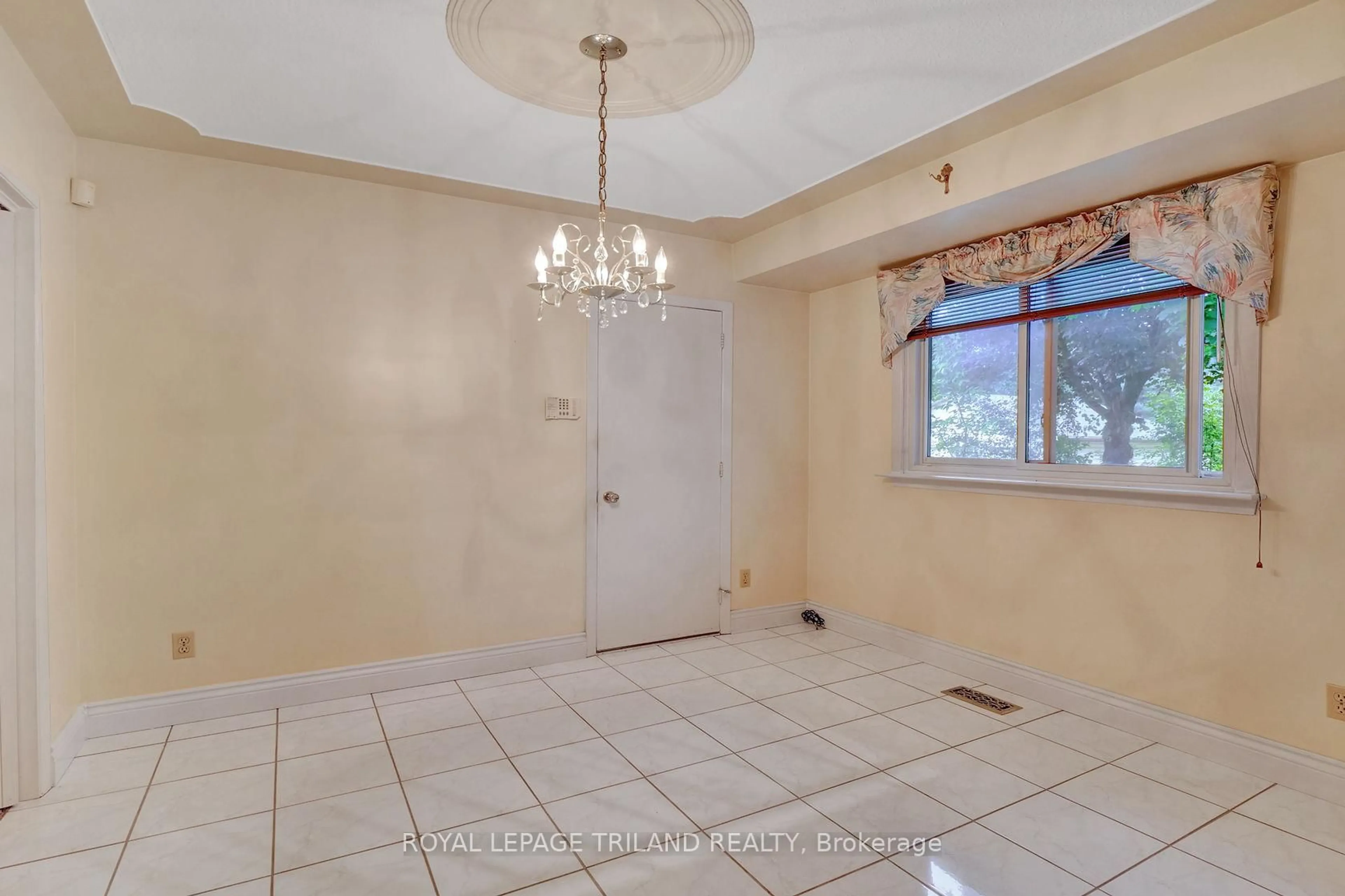 Unknown for 568 Gordon Ave, London South Ontario N6J 2V7