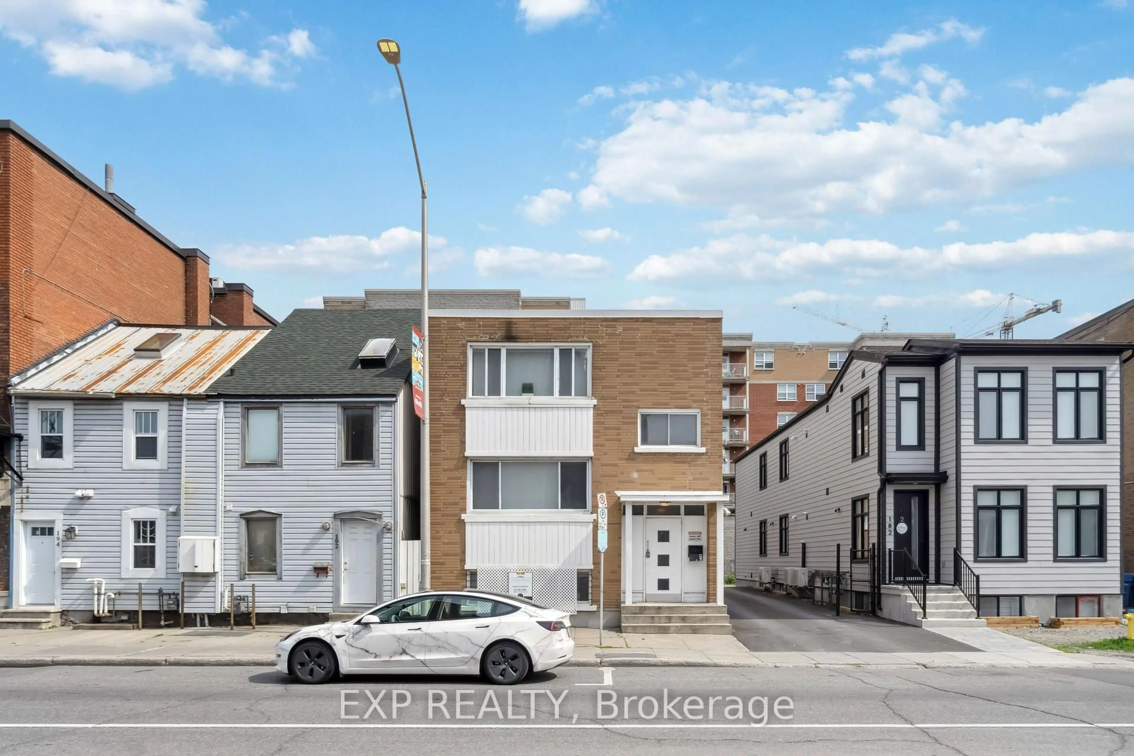 A pic from outside/outdoor area/front of a property/back of a property/a pic from drone, street for 184 Murray St, Ottawa Ontario K1N 5M8