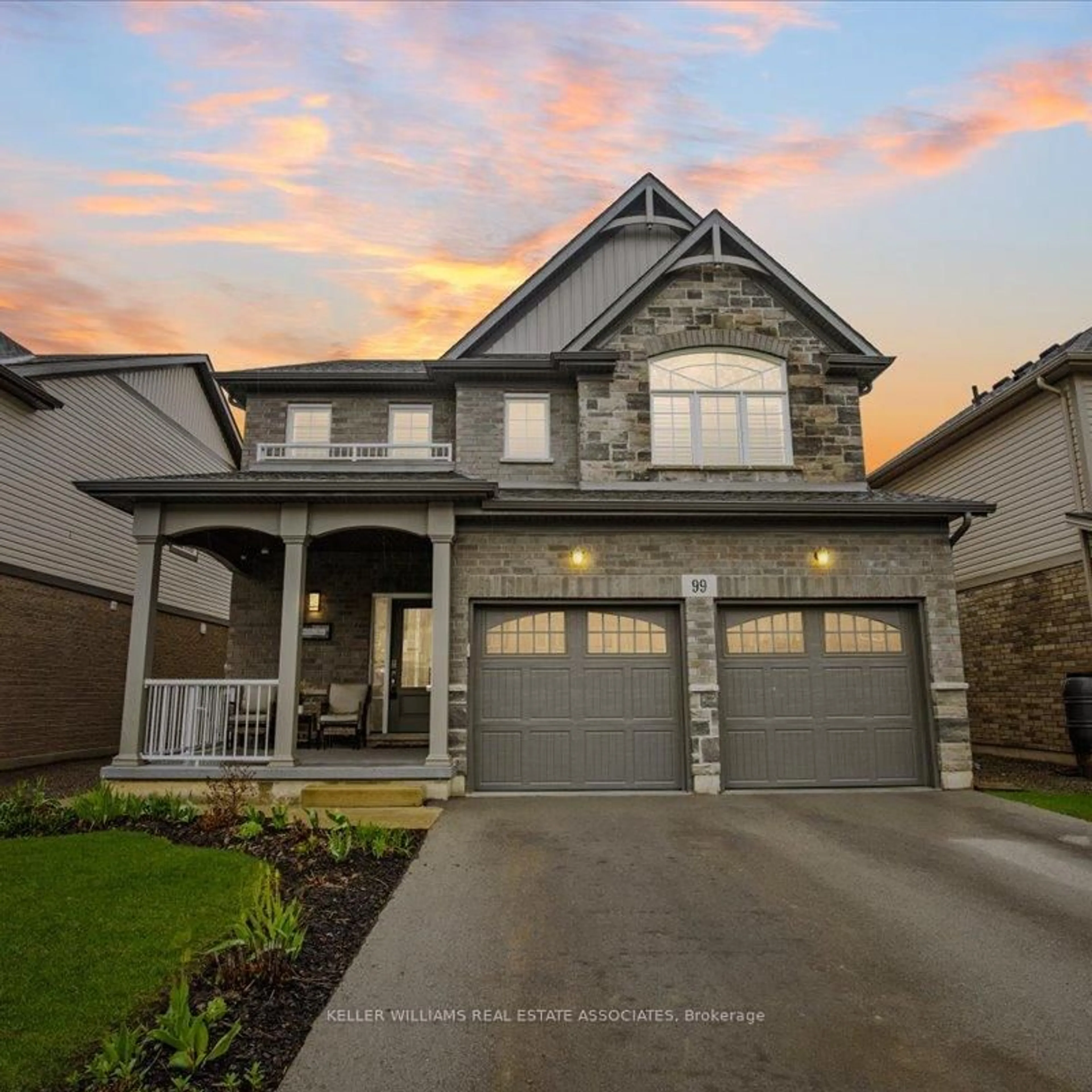 Home with brick exterior material, street for 99 Monarch St, Welland Ontario L3C 0E6