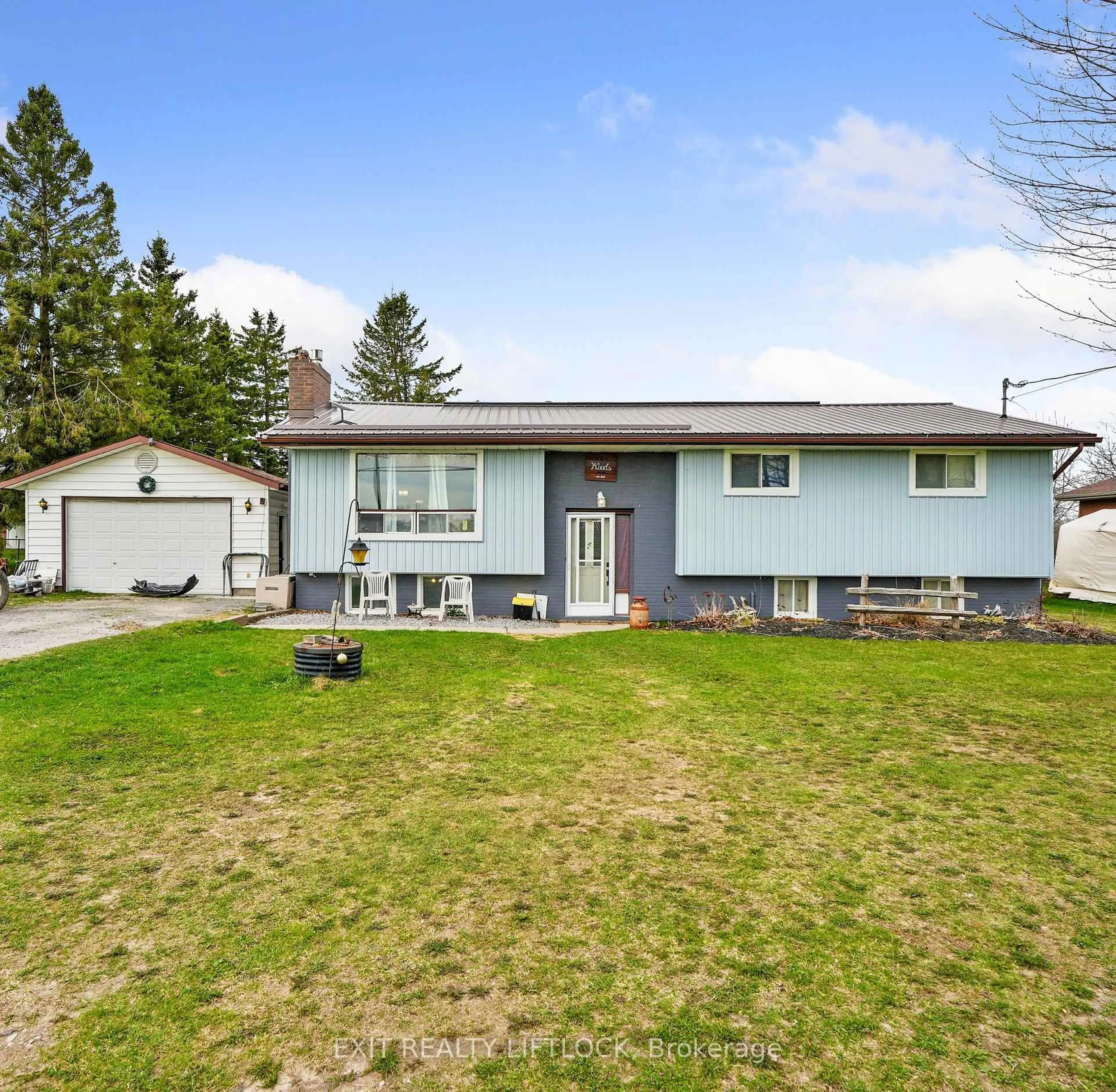 Home with vinyl exterior material, street for 1688 Tara Rd, Selwyn Ontario K9J 6X2