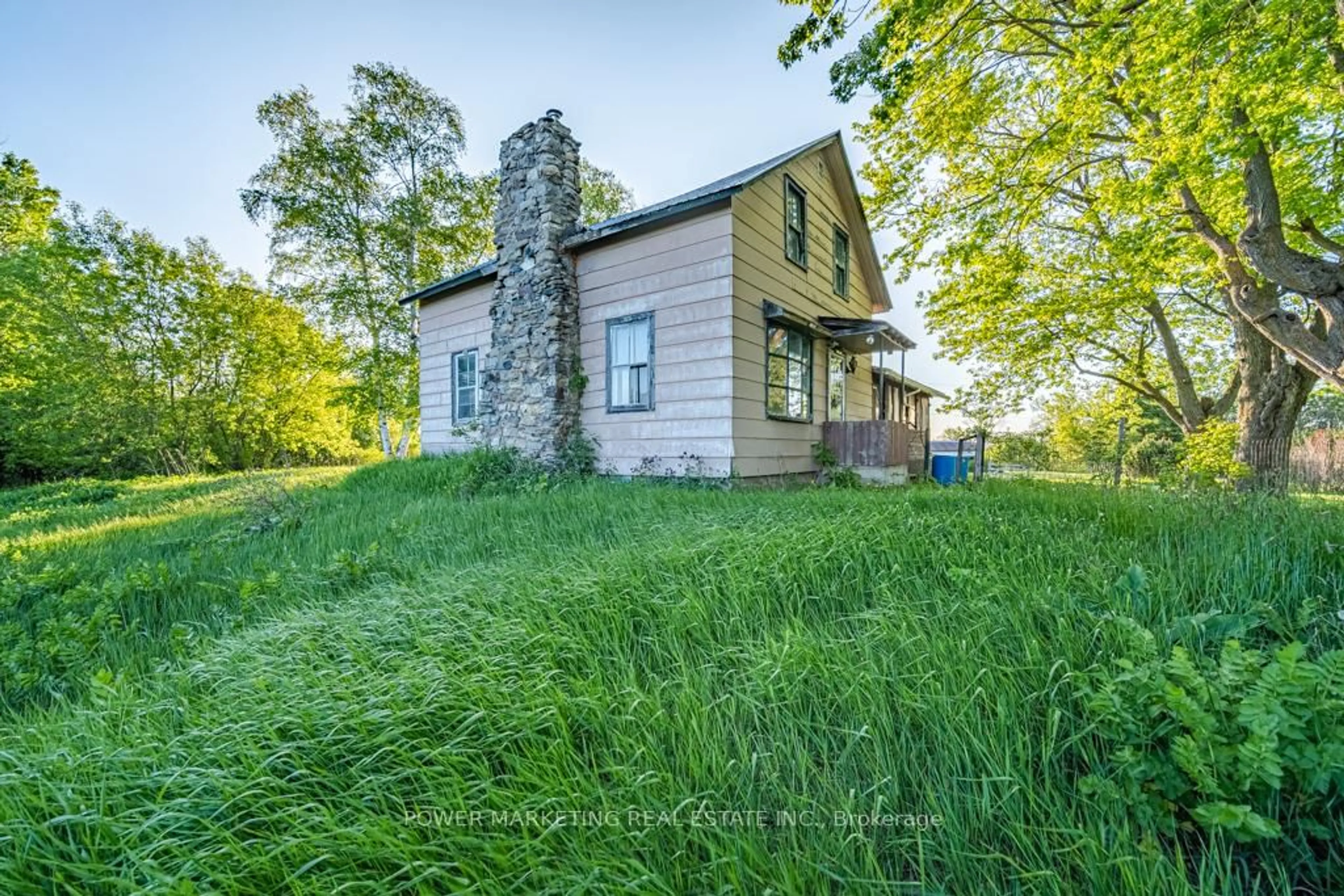 A pic from outside/outdoor area/front of a property/back of a property/a pic from drone, building for 2720 Wylie Rd, North Glengarry Ontario K0B 1H0