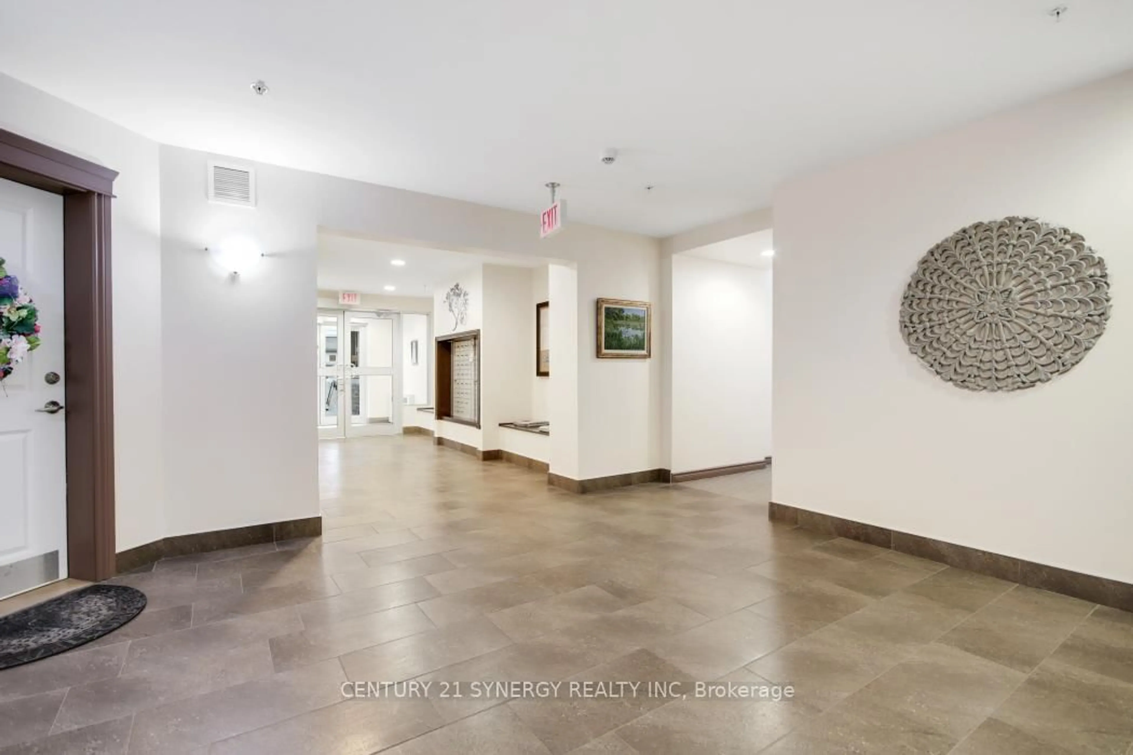 Indoor foyer for 141 POTTS Dr #112, Ottawa Ontario K4A 0X9