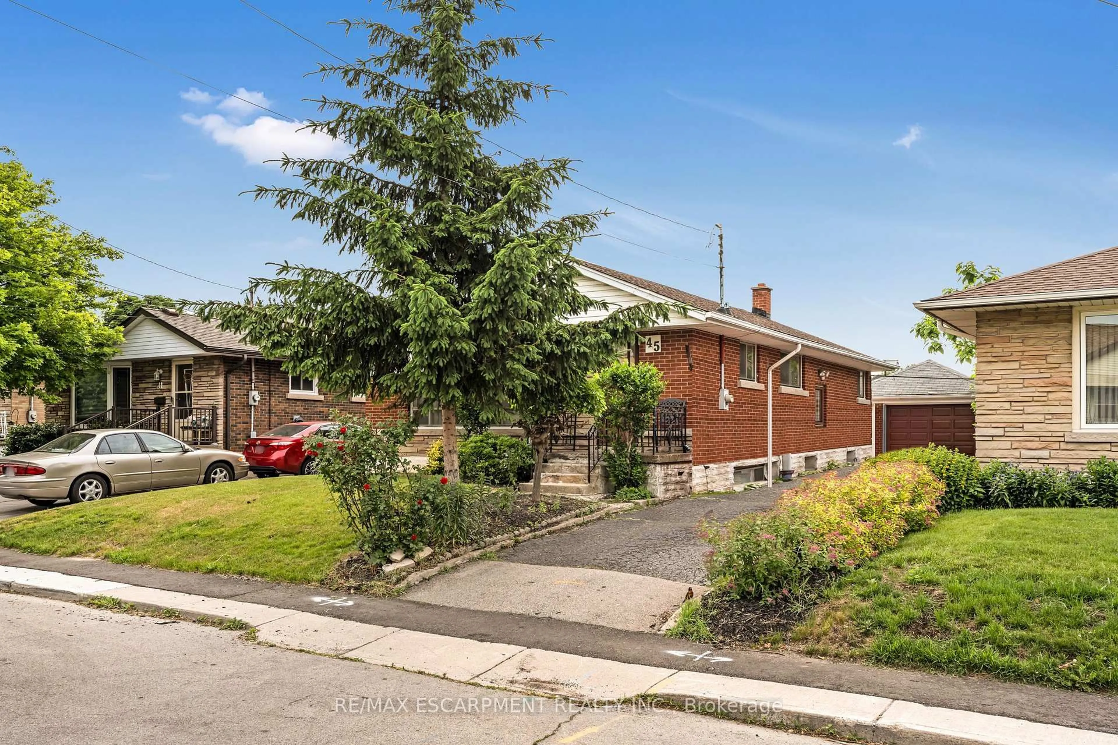 A pic from outside/outdoor area/front of a property/back of a property/a pic from drone, street for 45 East 17th St, Hamilton Ontario L9A 4L9