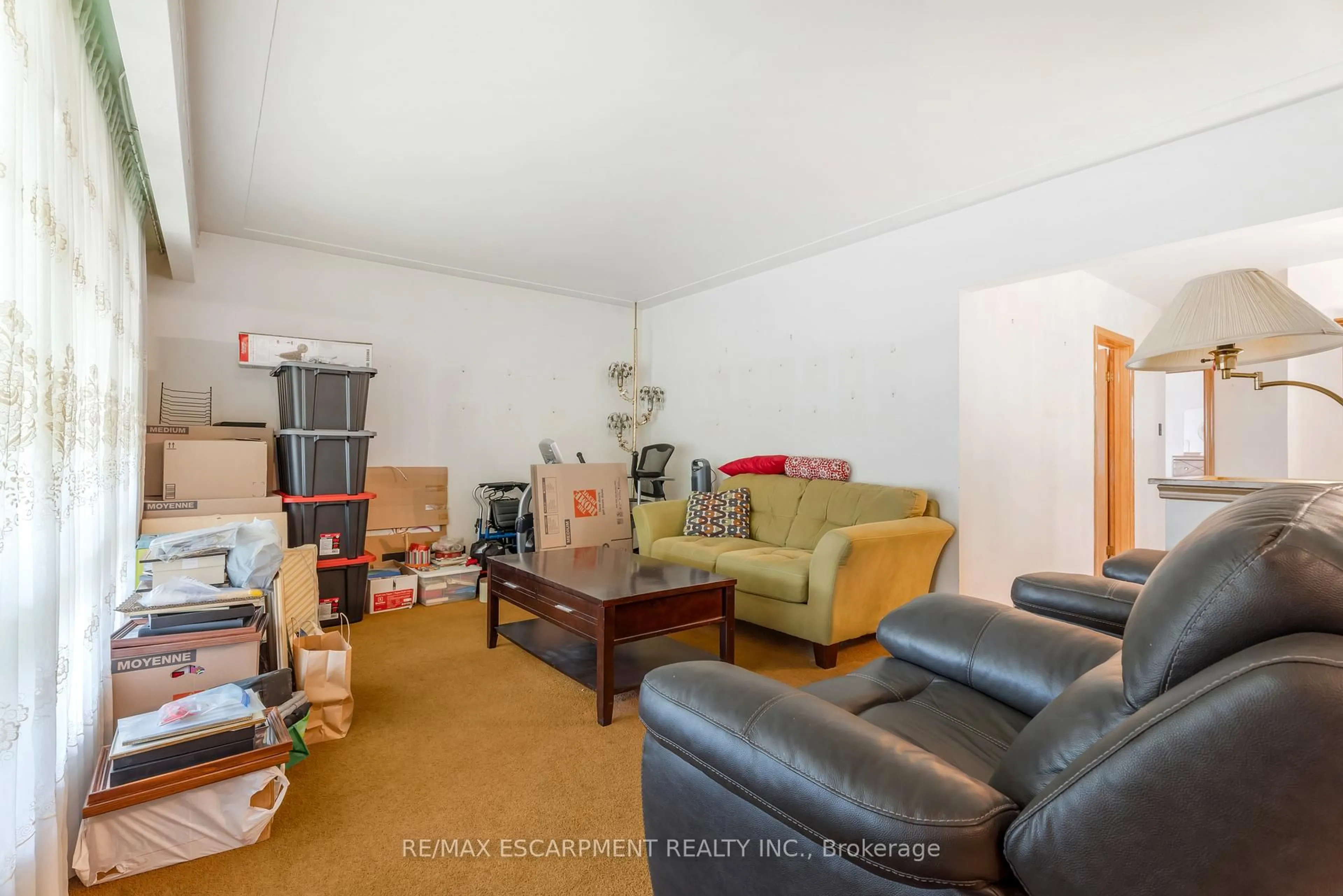 Living room with furniture, unknown for 45 East 17th St, Hamilton Ontario L9A 4L9