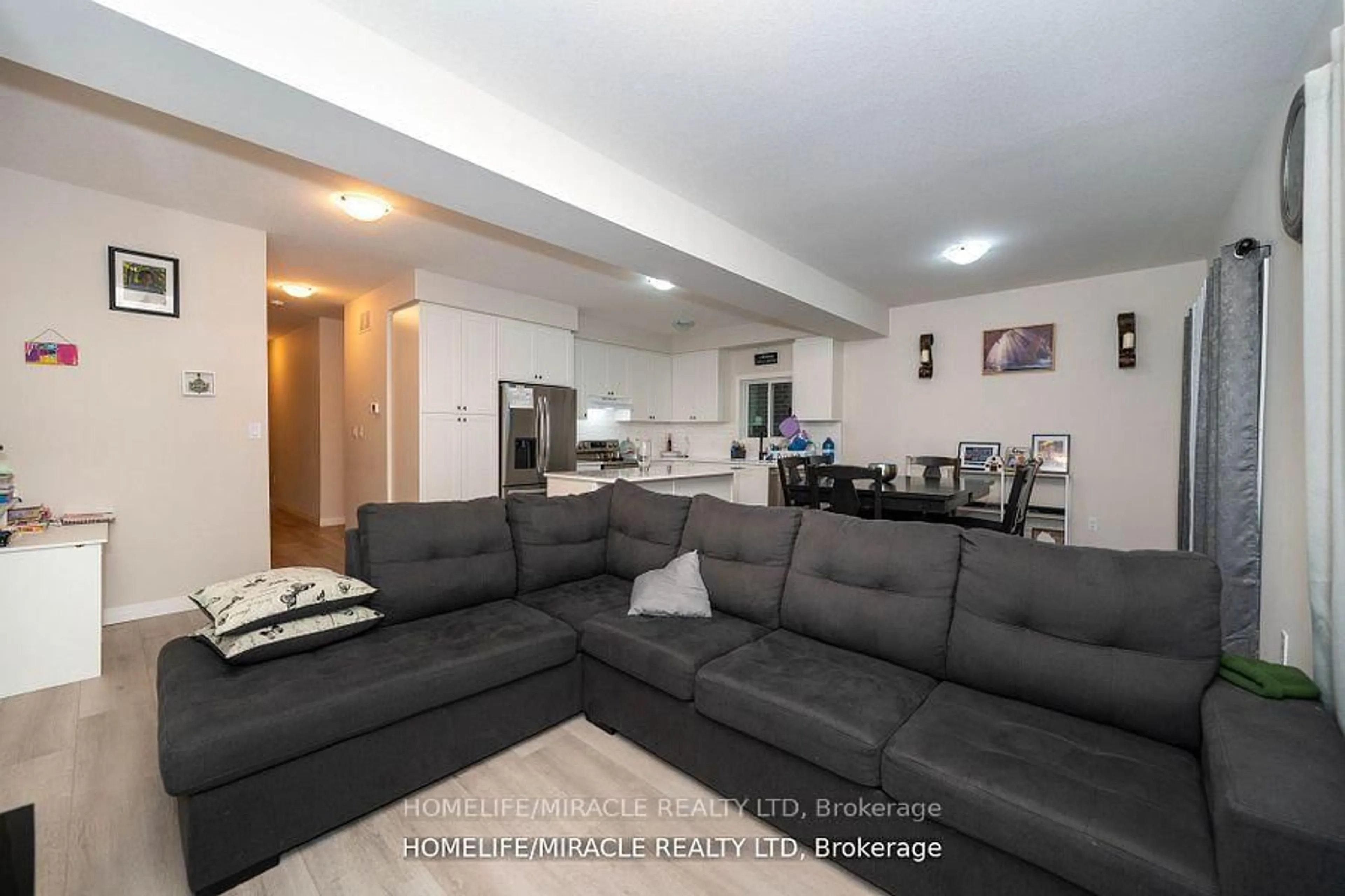 Living room with furniture, unknown for 139 Siebert Ave, Kitchener Ontario N2C 2A5