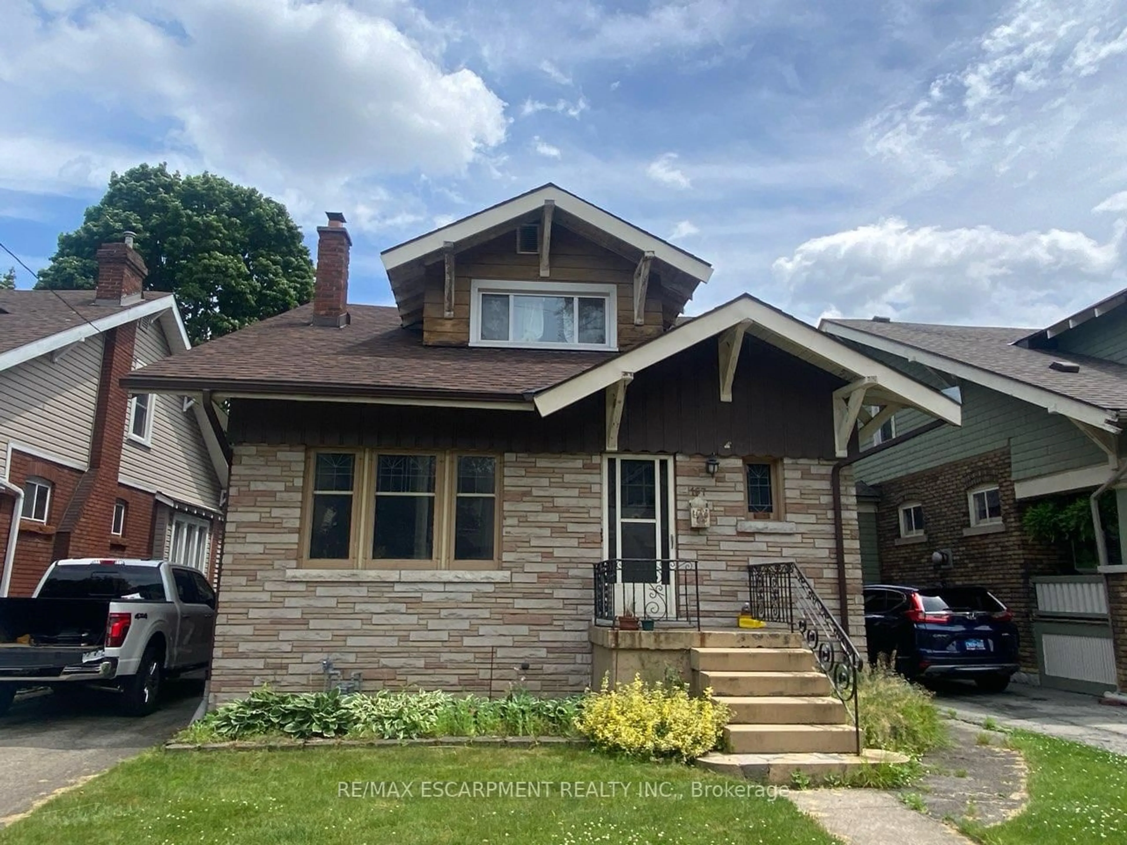Home with brick exterior material, street for 167 BALMORAL Ave, Hamilton Ontario L8M 3K2