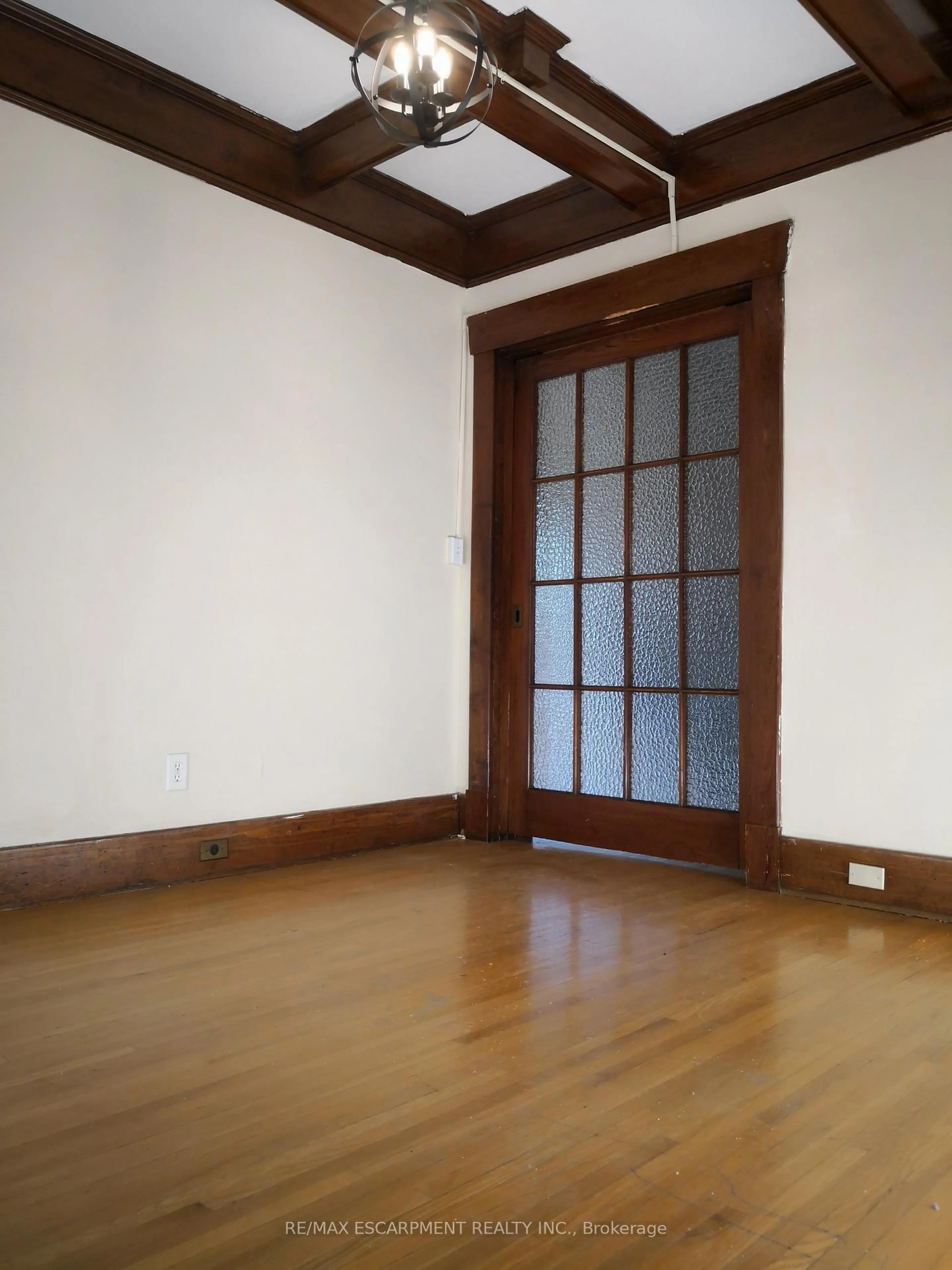 A pic of a room for 167 BALMORAL Ave, Hamilton Ontario L8M 3K2