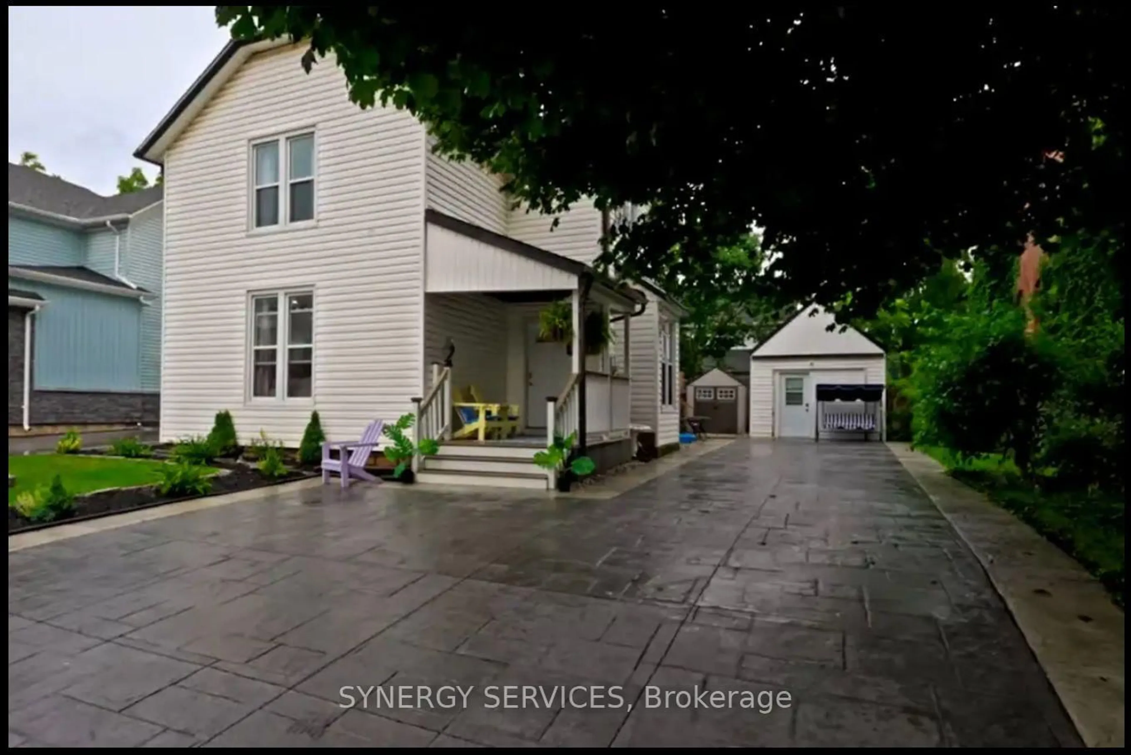 A pic from outside/outdoor area/front of a property/back of a property/a pic from drone, street for 4347 Simcoe St, Niagara Falls Ontario L2E 1T5