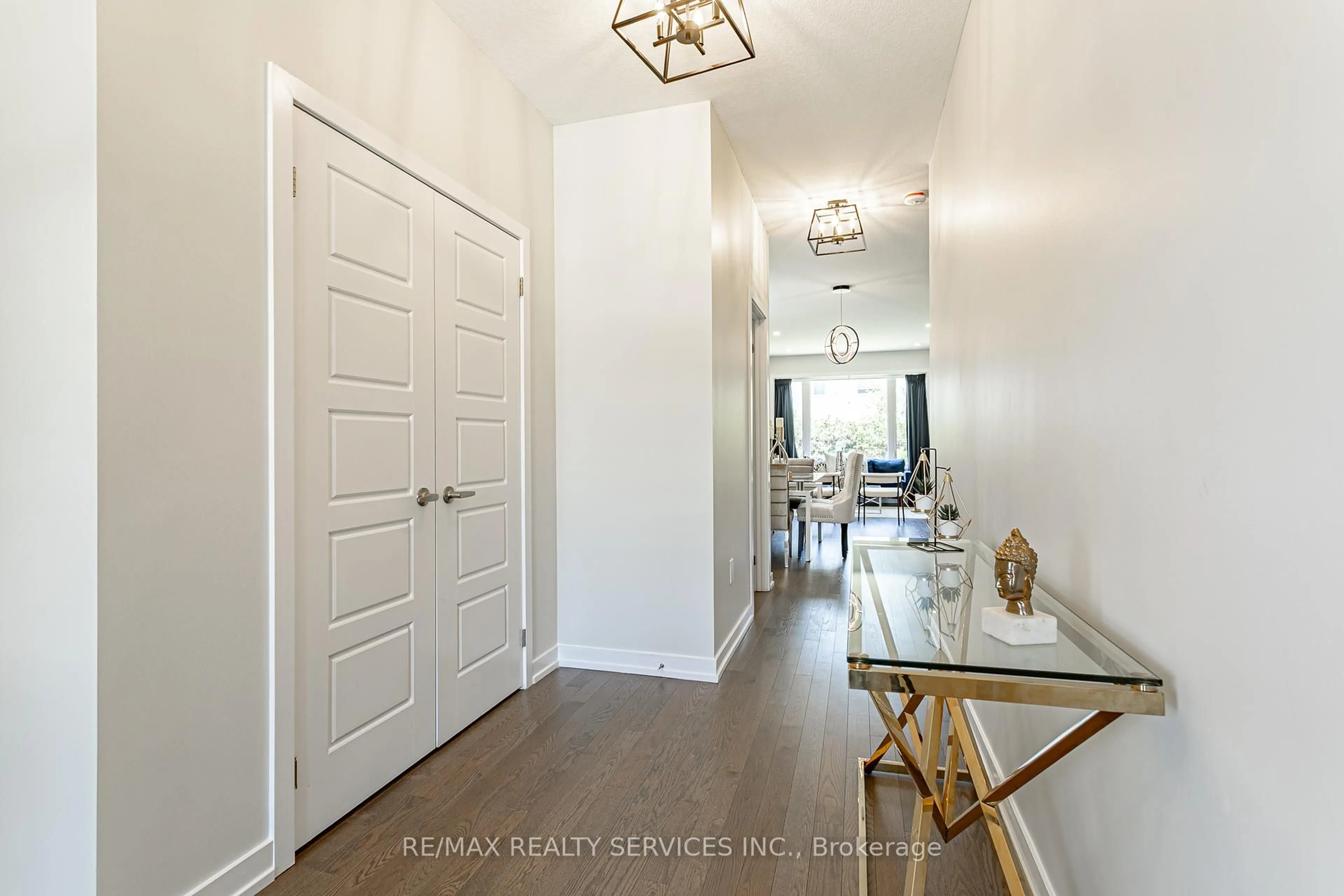 Indoor entryway for 52 Lumb Dr, Cambridge Ontario N1T 1W6