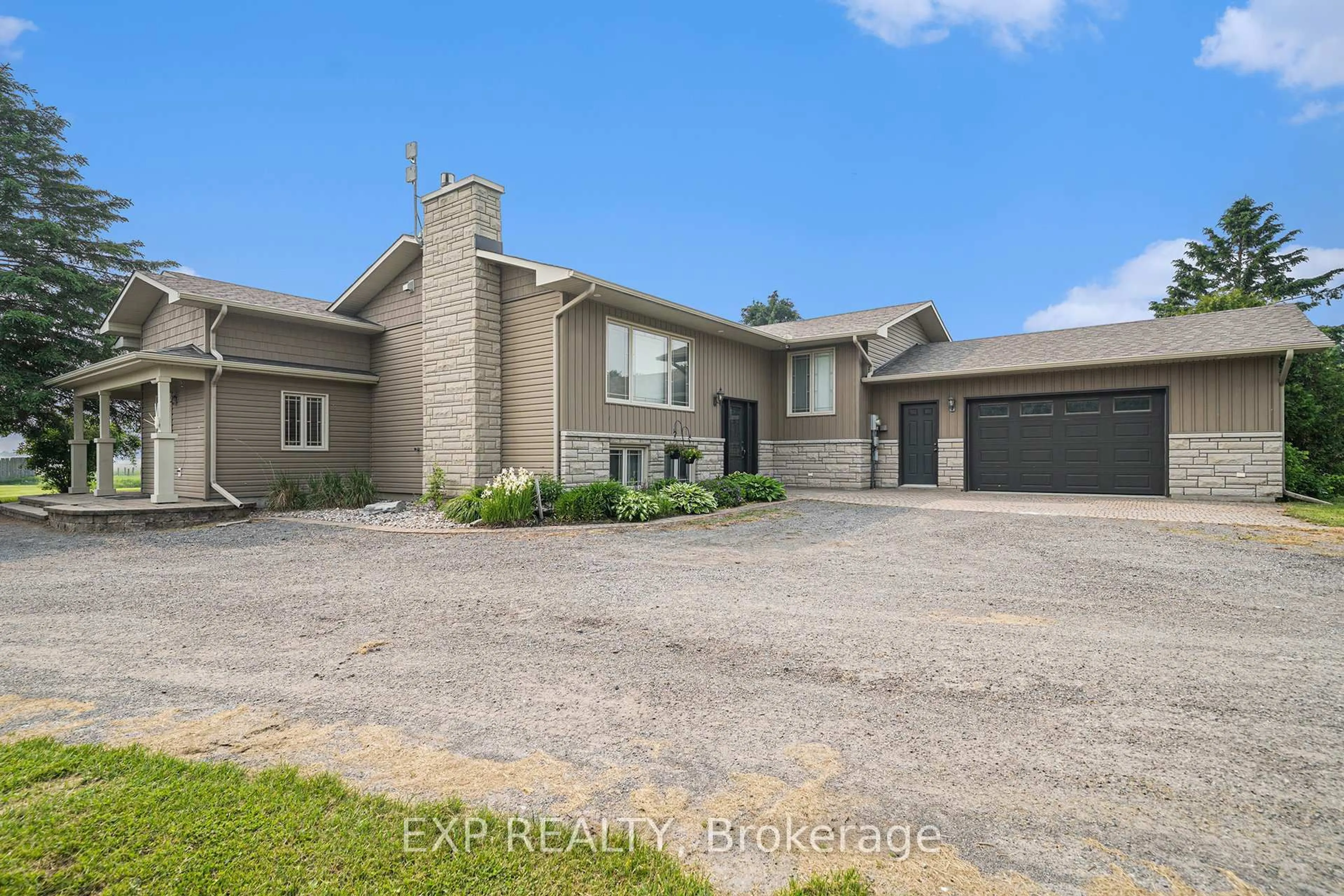 A pic from outside/outdoor area/front of a property/back of a property/a pic from drone, street for 4806 Frank Kenny Rd, Vars Ontario K0A 3H0