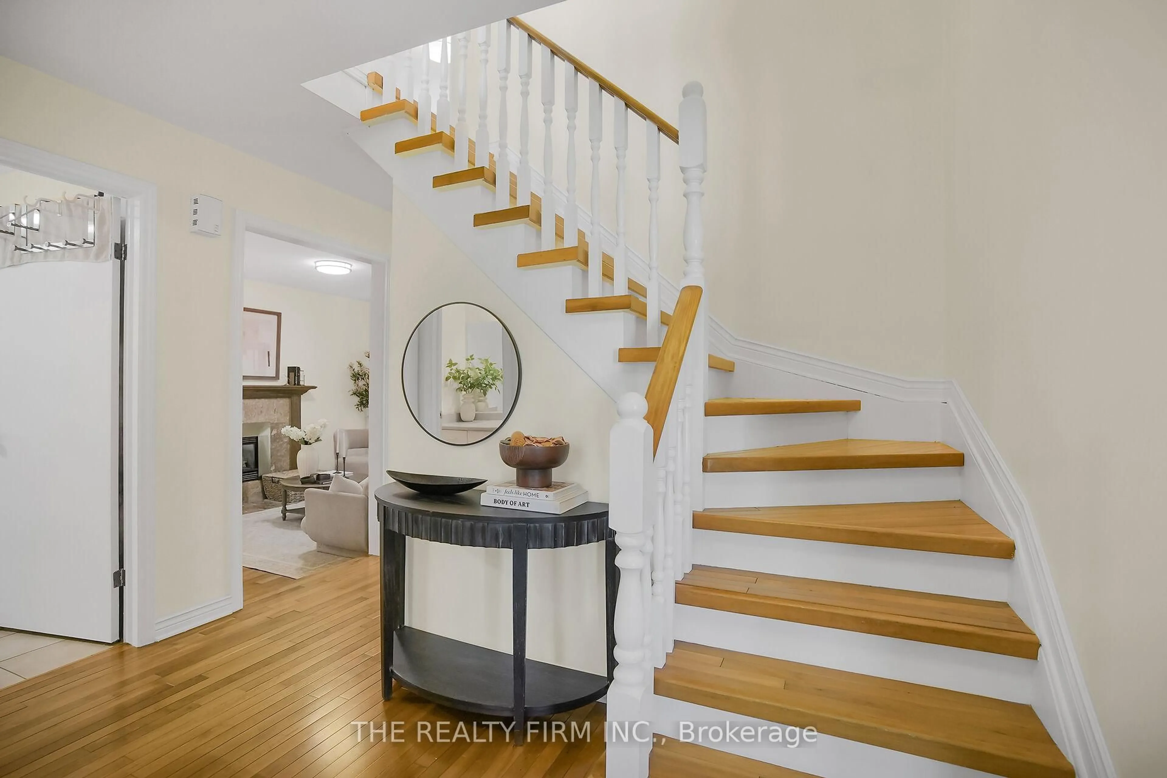 Indoor entryway for 78 Colonial Cres, London North Ontario N6H 4X4