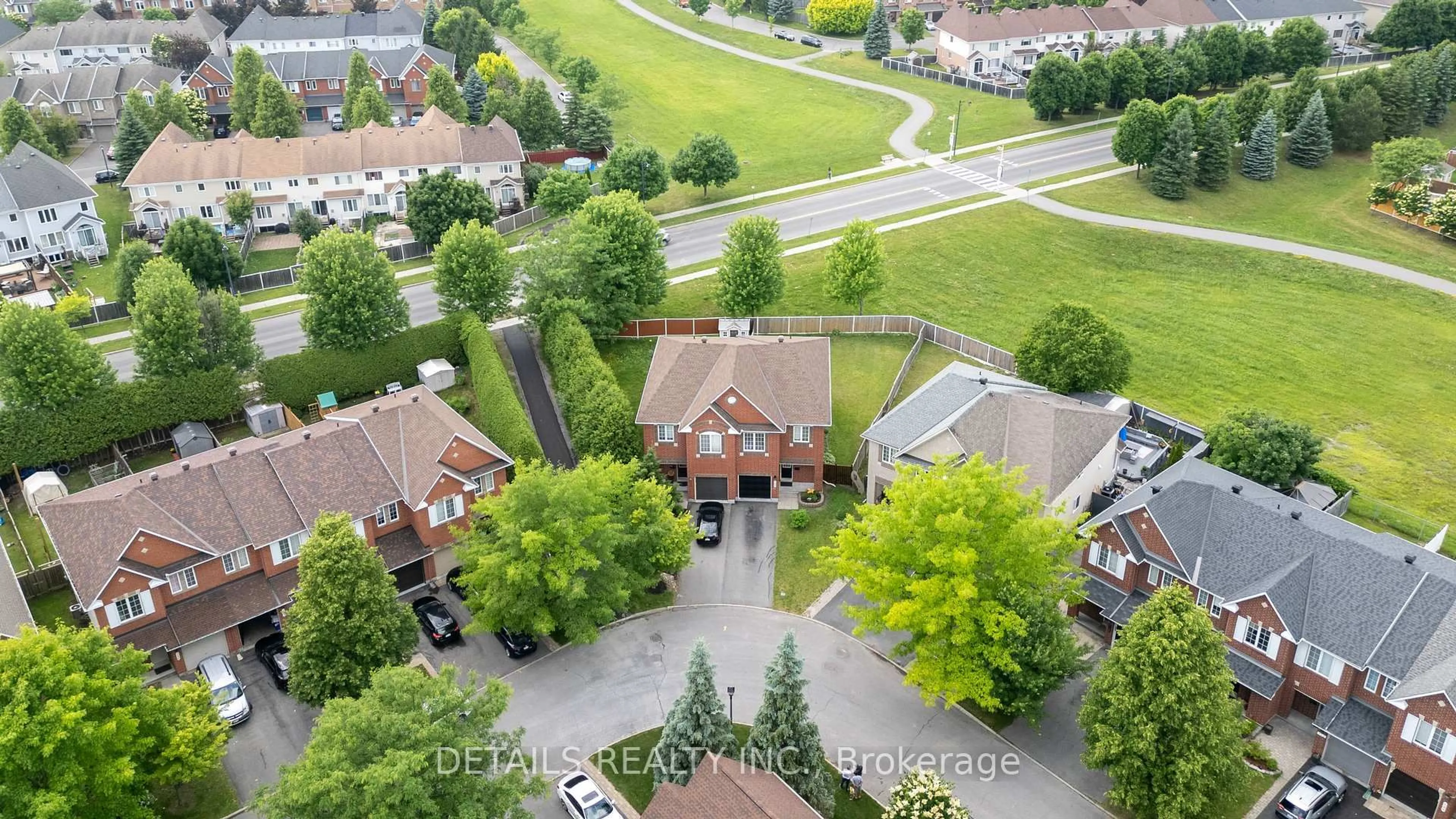 A pic from outside/outdoor area/front of a property/back of a property/a pic from drone, street for 732 Carmella Cres, Ottawa Ontario K4A 4V8