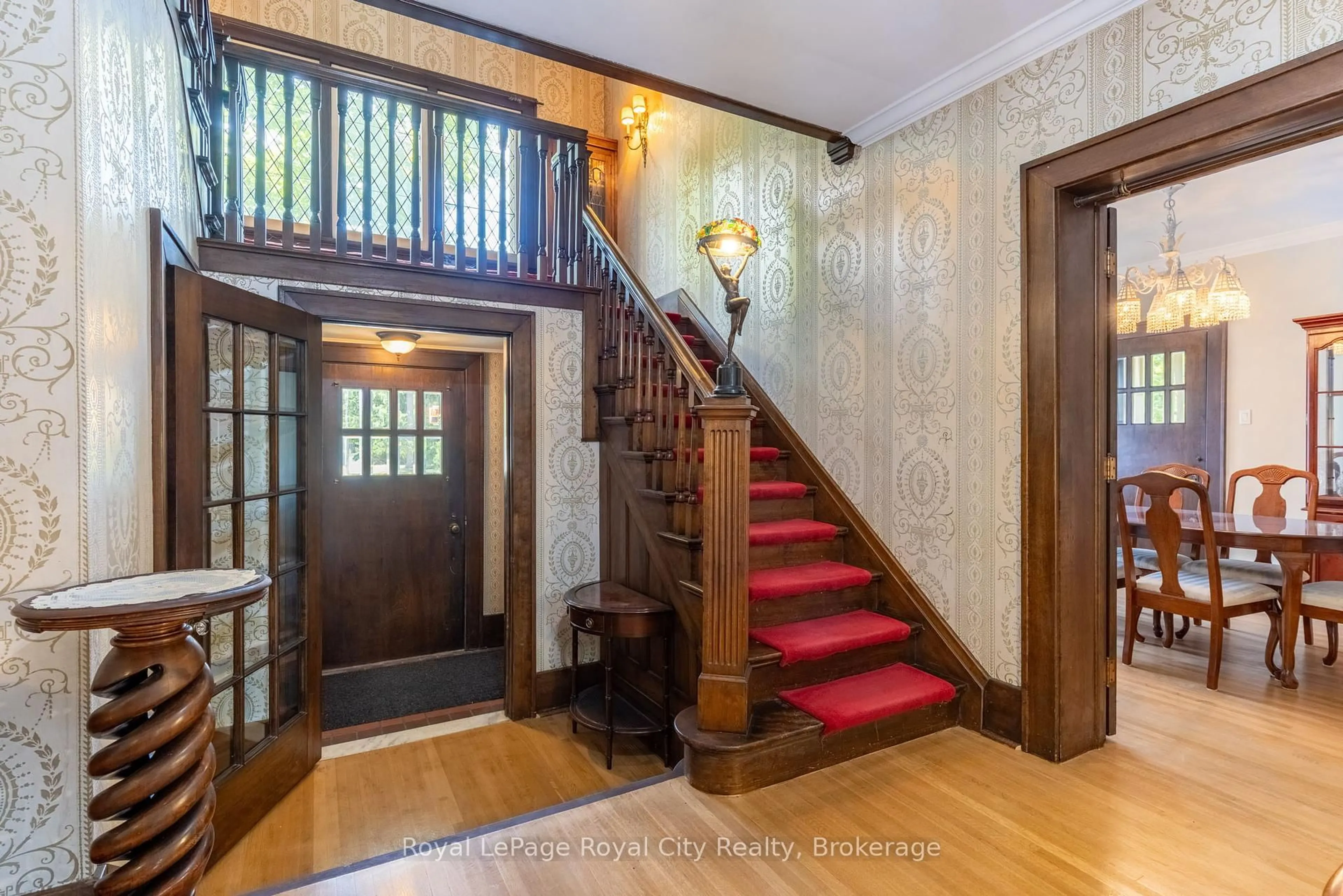 Indoor foyer for 76 London Rd, Guelph Ontario N1H 2B7