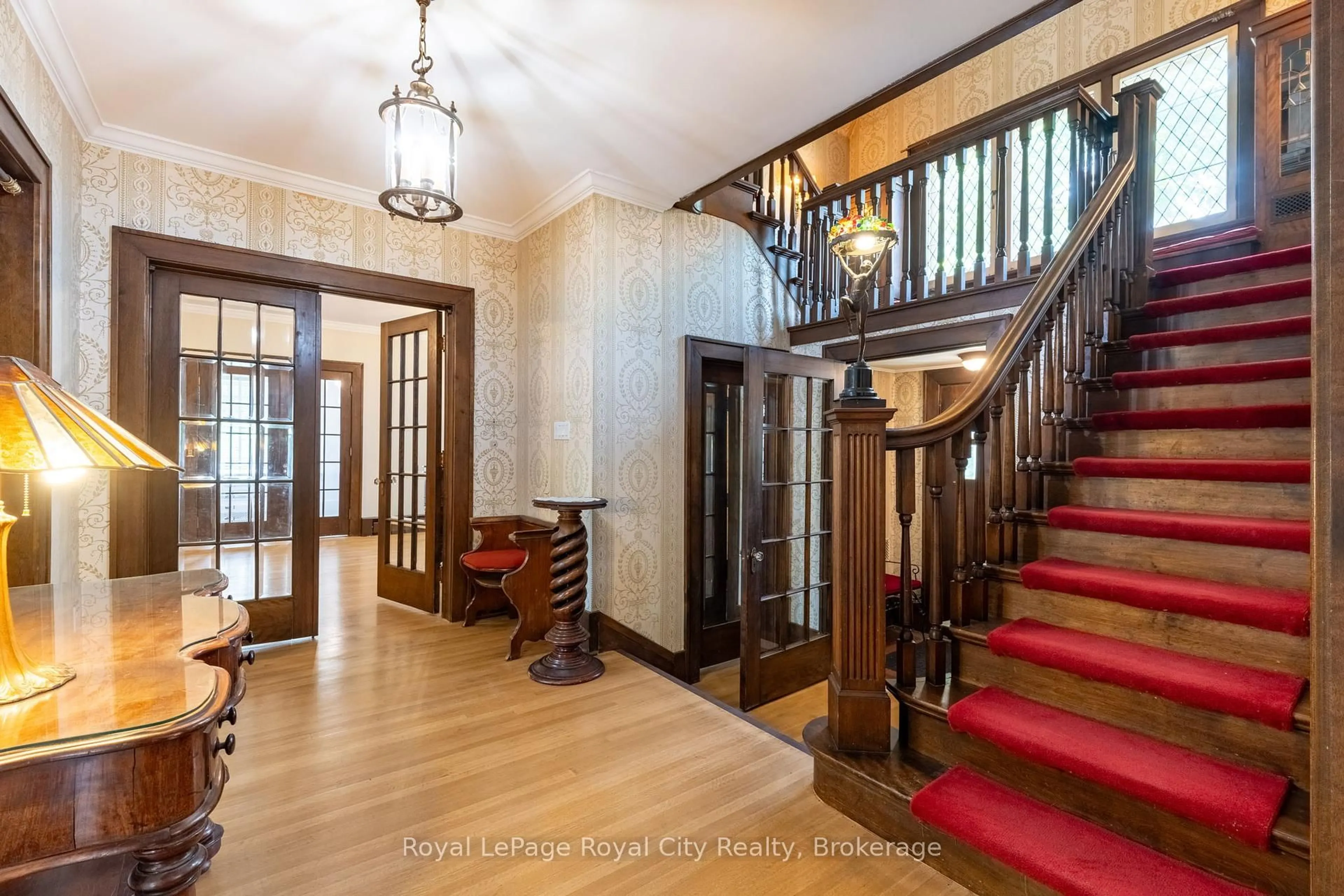 Indoor foyer for 76 London Rd, Guelph Ontario N1H 2B7