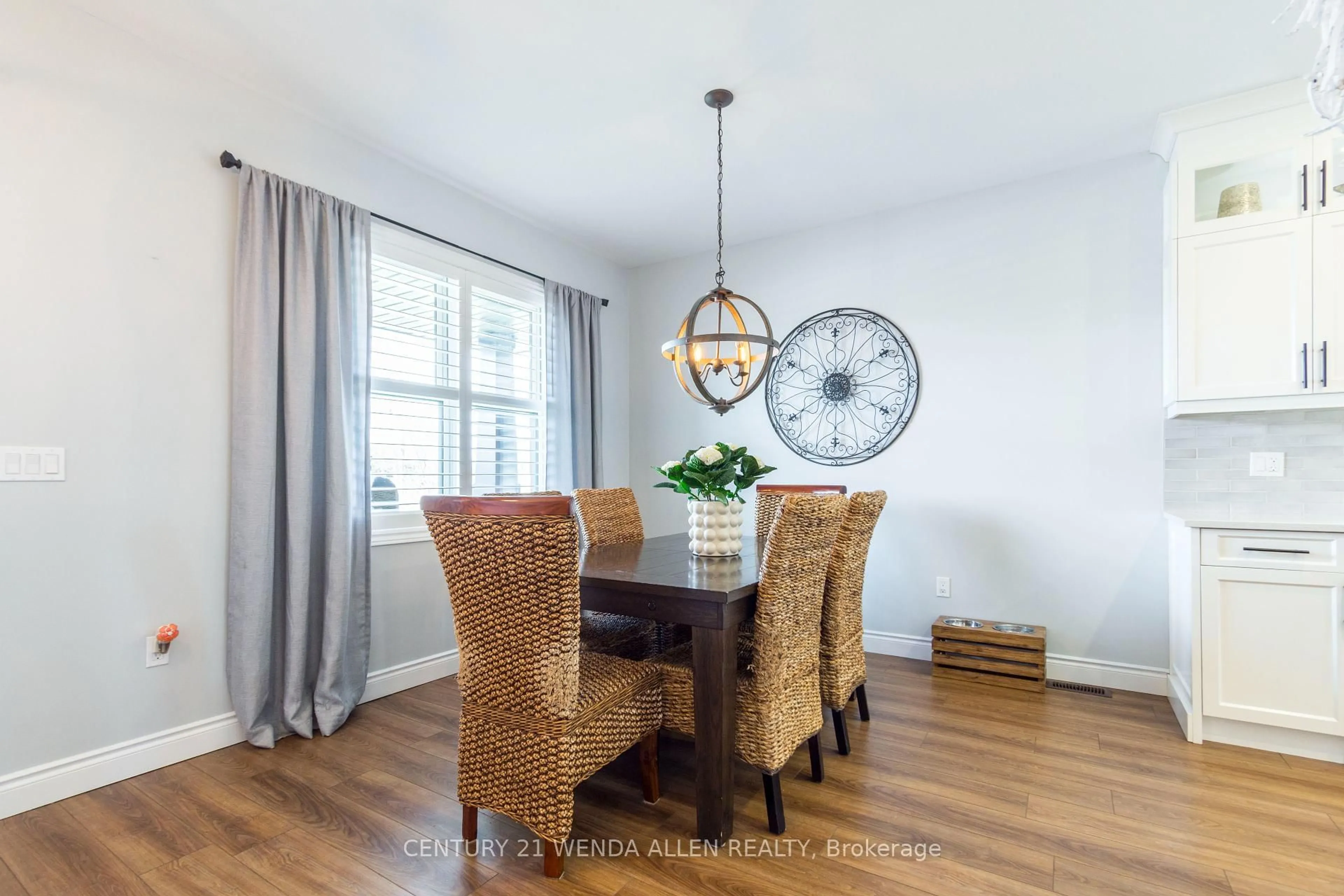 Dining room, wood/laminate floor for 6 Carrick St, Stirling Ontario K0K 3E0