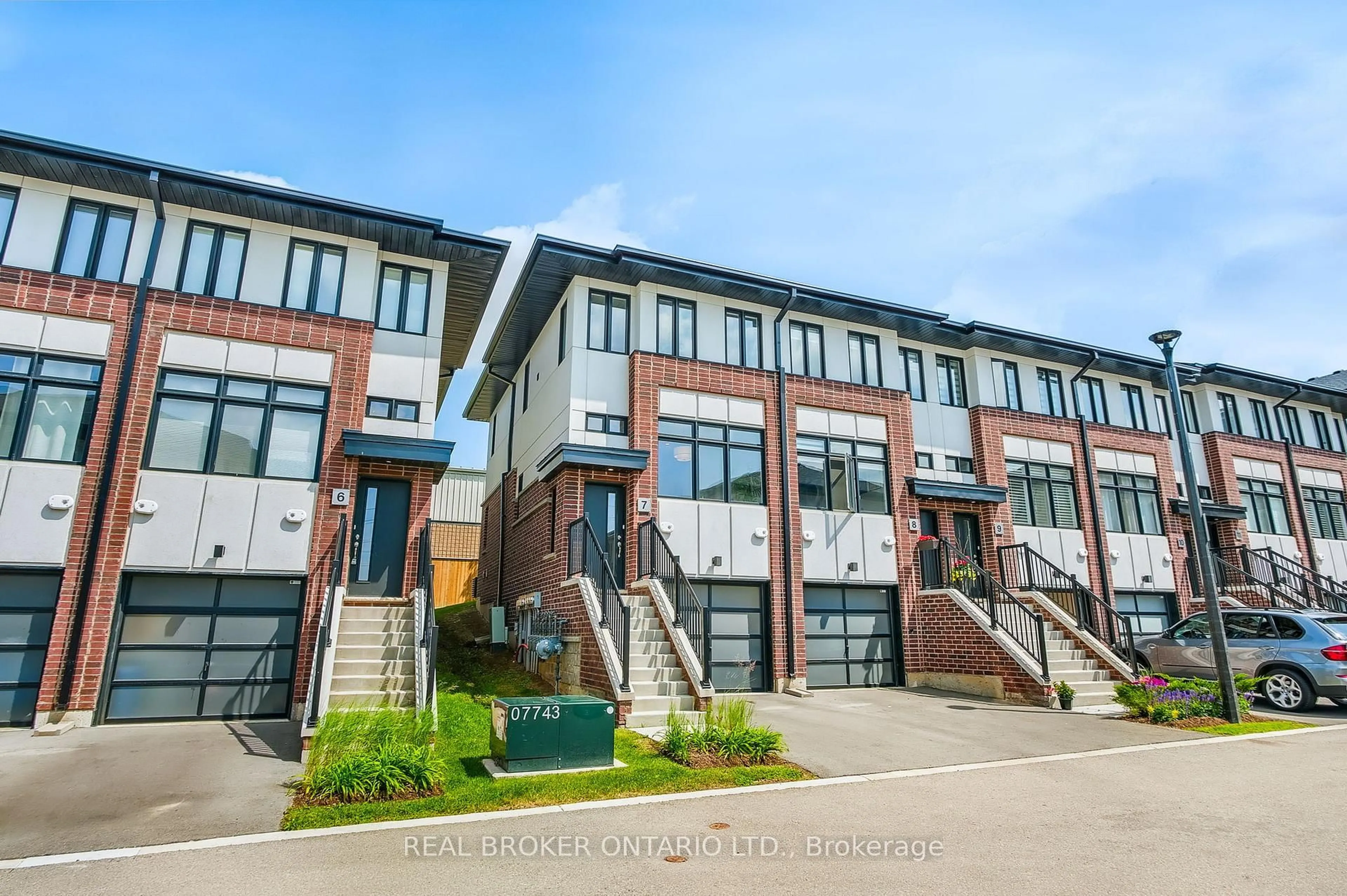 Home with brick exterior material, unknown for 527 Shaver Rd #7, Hamilton Ontario L9G 0J1