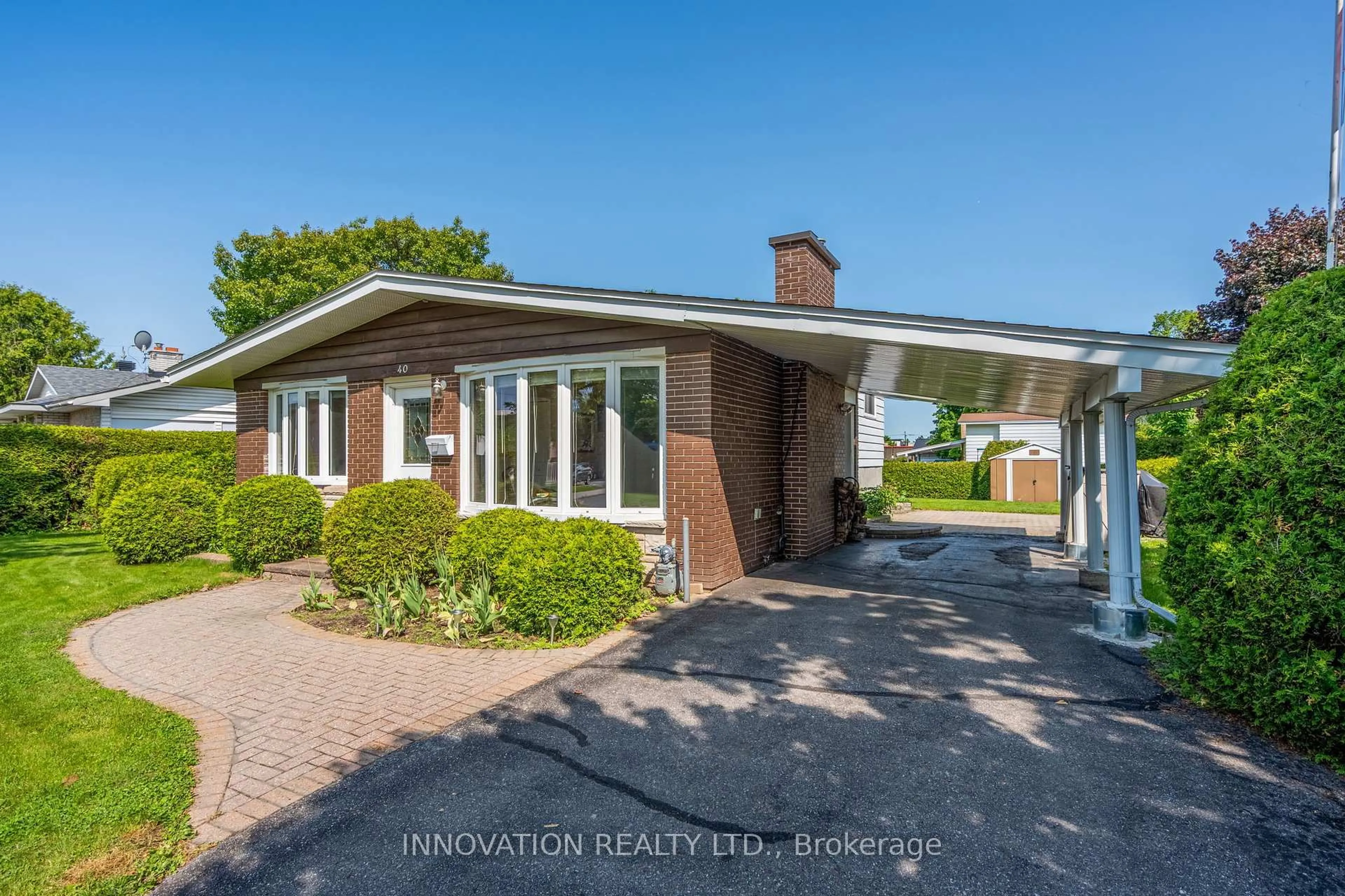 Home with brick exterior material, street for 40 Hadley Circ, Nepean Ontario K2H 6N9