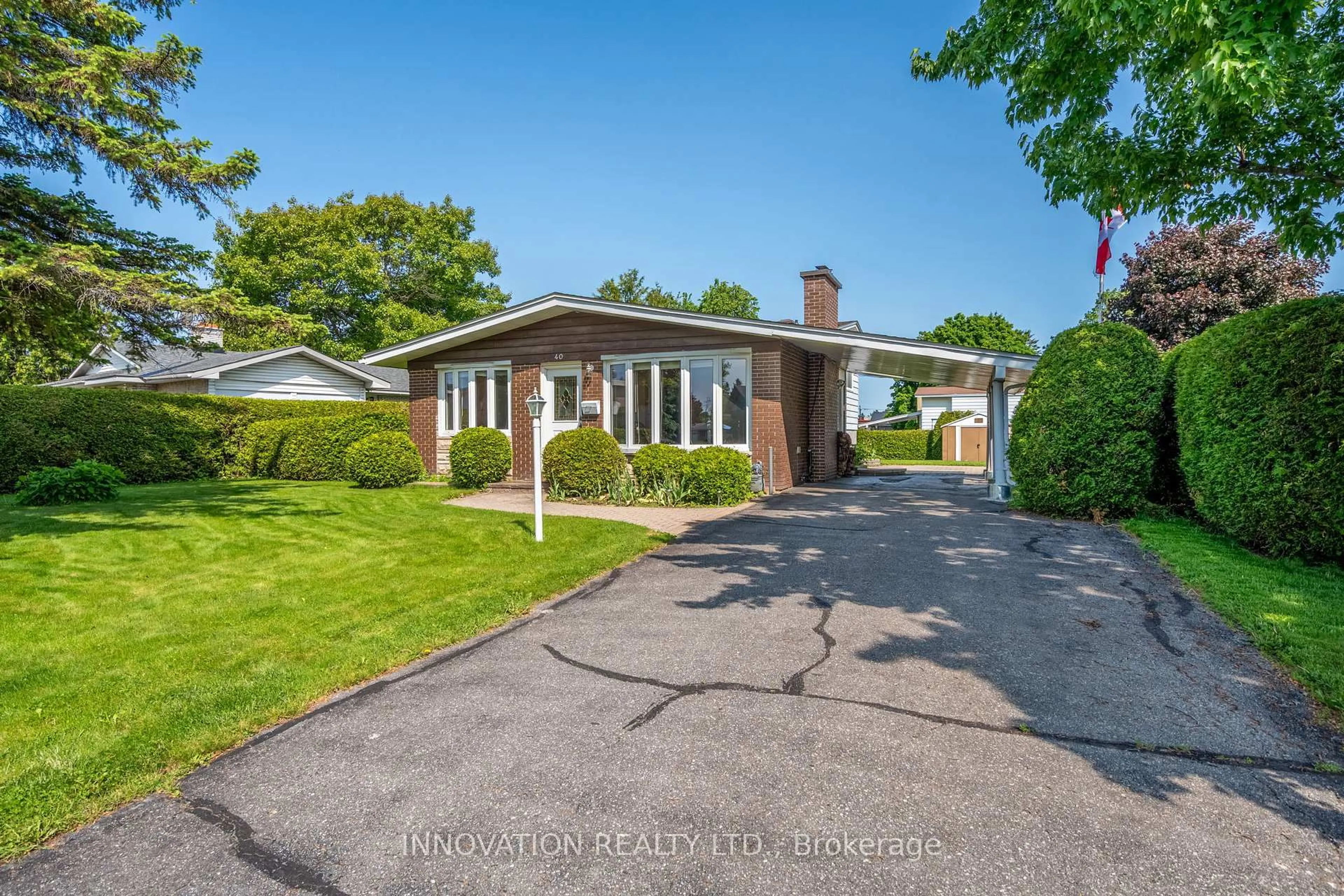 Home with brick exterior material, street for 40 Hadley Circ, Nepean Ontario K2H 6N9