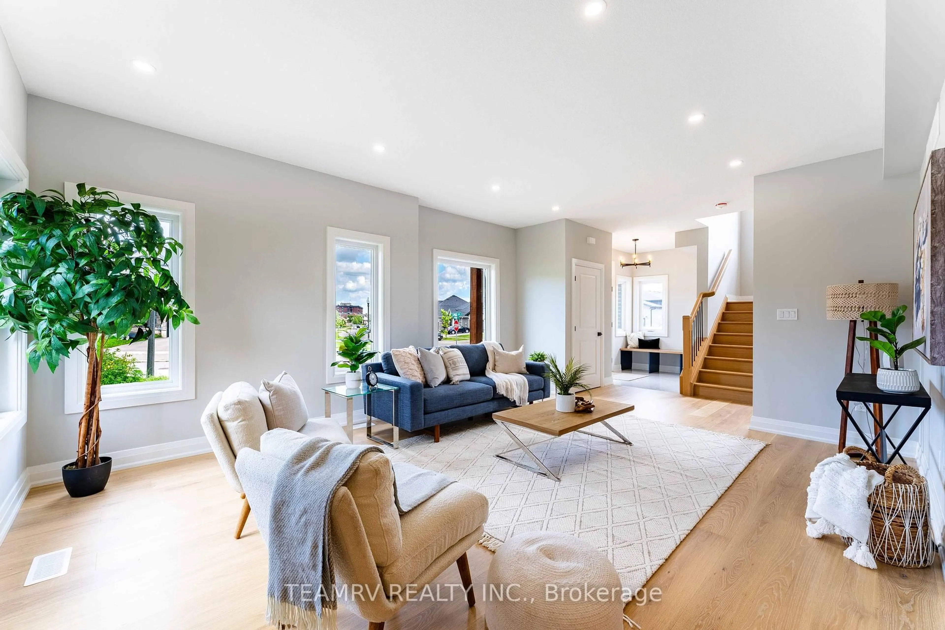 Living room with furniture, unknown for 523 Fairway Rd, Woodstock Ontario N4T 0K8