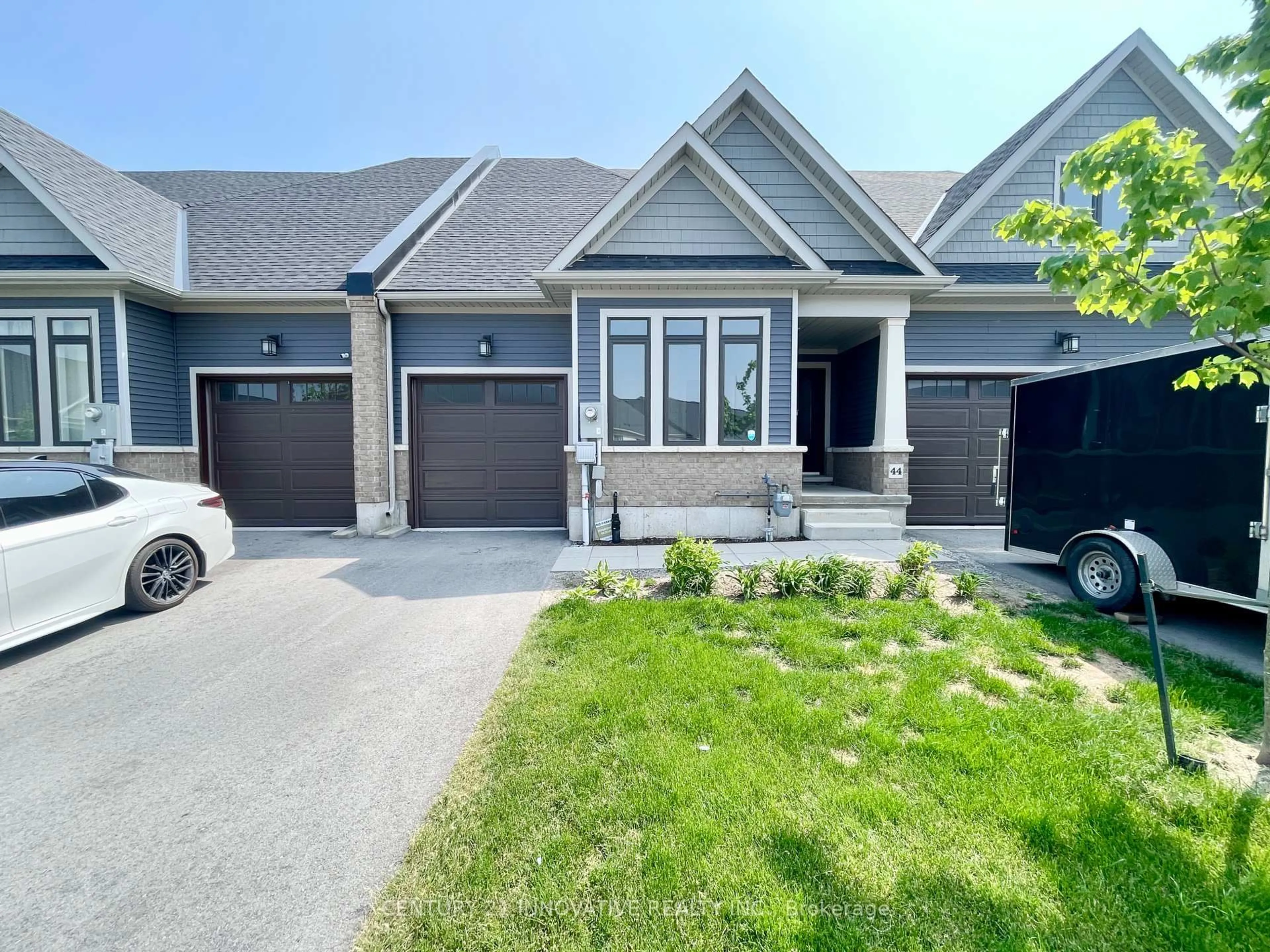 A pic from outside/outdoor area/front of a property/back of a property/a pic from drone, street for 4311 Mann St #44, Niagara Falls Ontario L2G 0A4