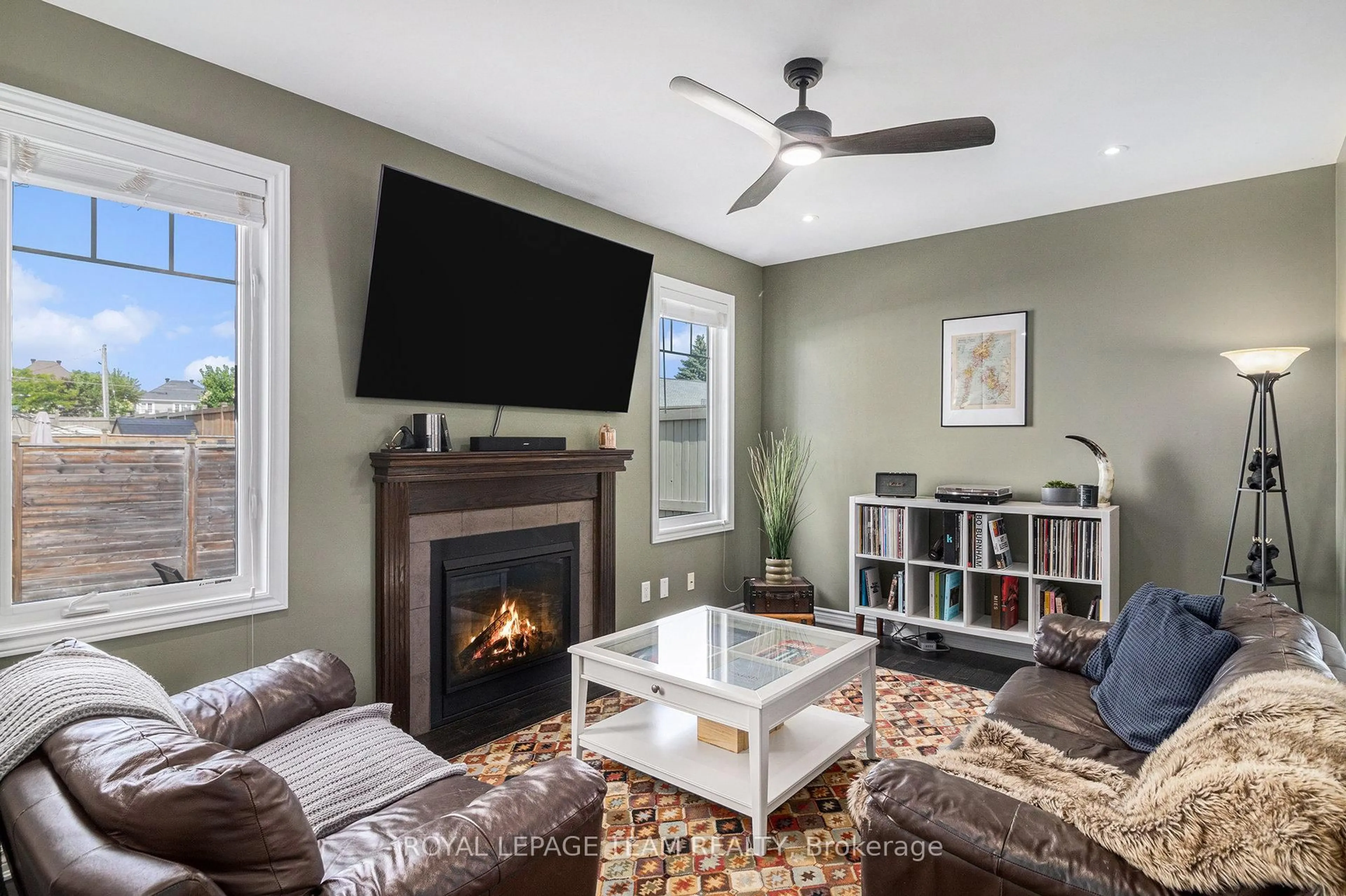 Living room with furniture, unknown for 91 Damselfly Way, Ottawa Ontario K2J 6C4