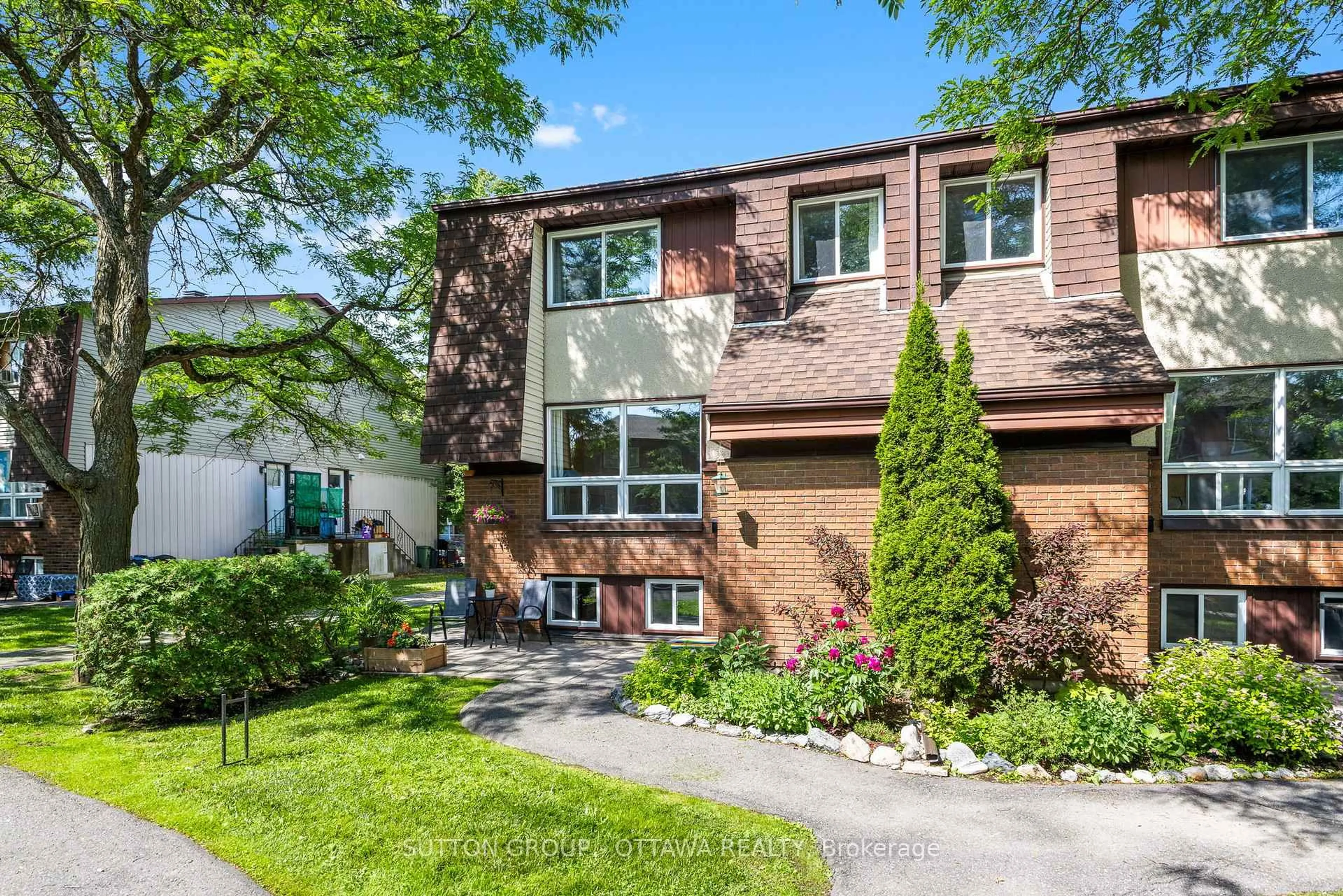 Home with brick exterior material, street for 86 Renova #86, Ottawa Ontario K1G 4C6