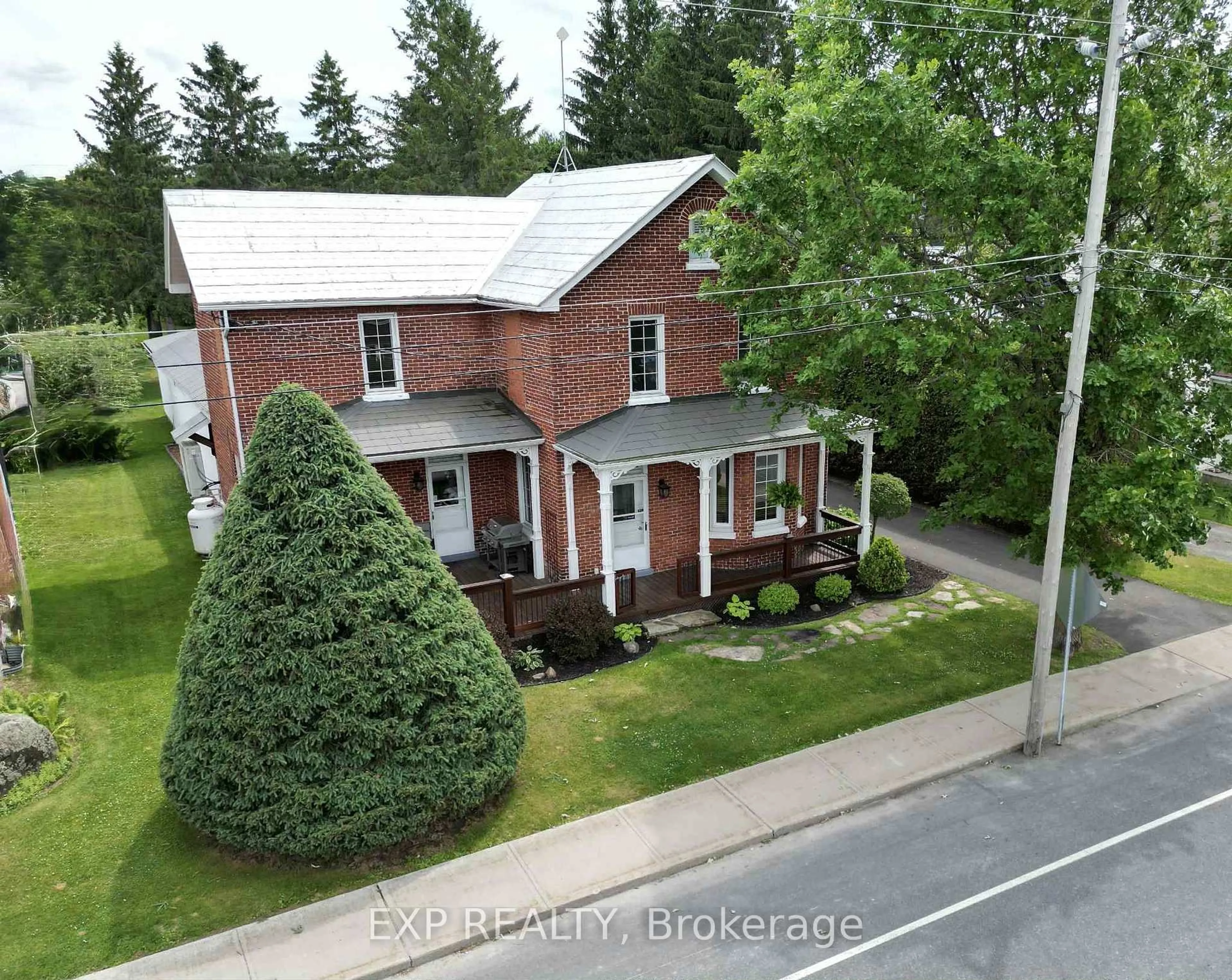 A pic from outside/outdoor area/front of a property/back of a property/a pic from drone, street for 5078 County 10 Rd, The Nation Ontario K0B 1G0