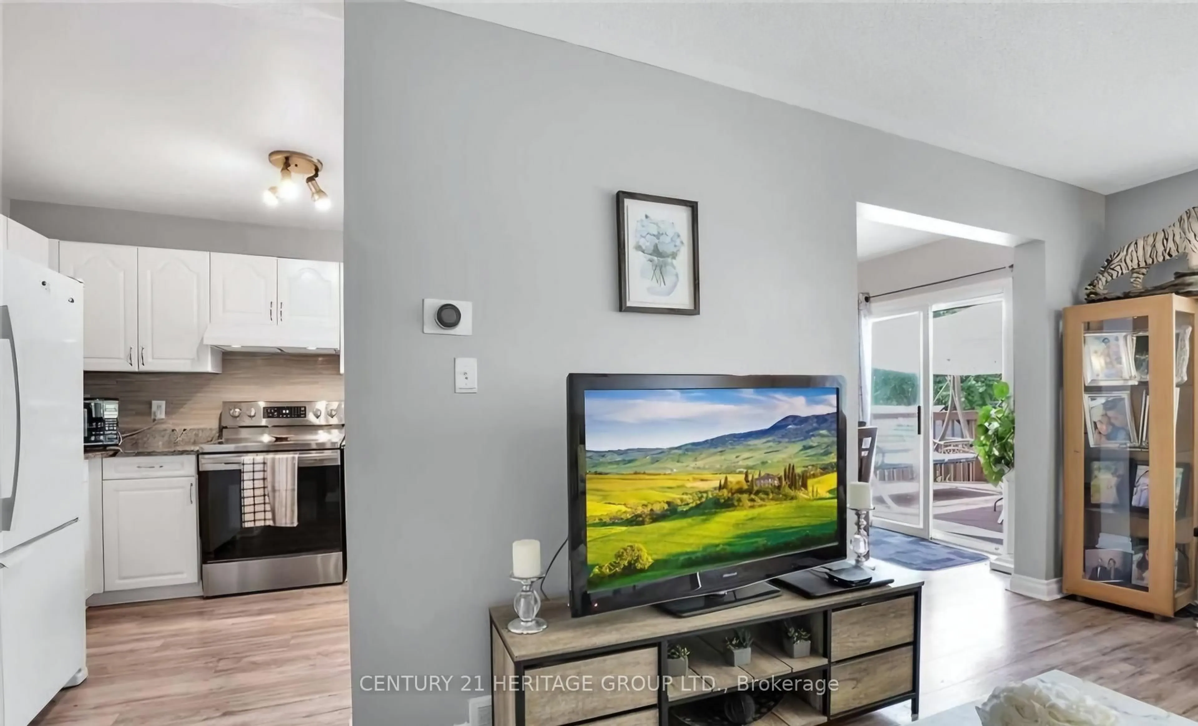Home theater for 285 Hungerford St, London East Ontario N5W 6E2
